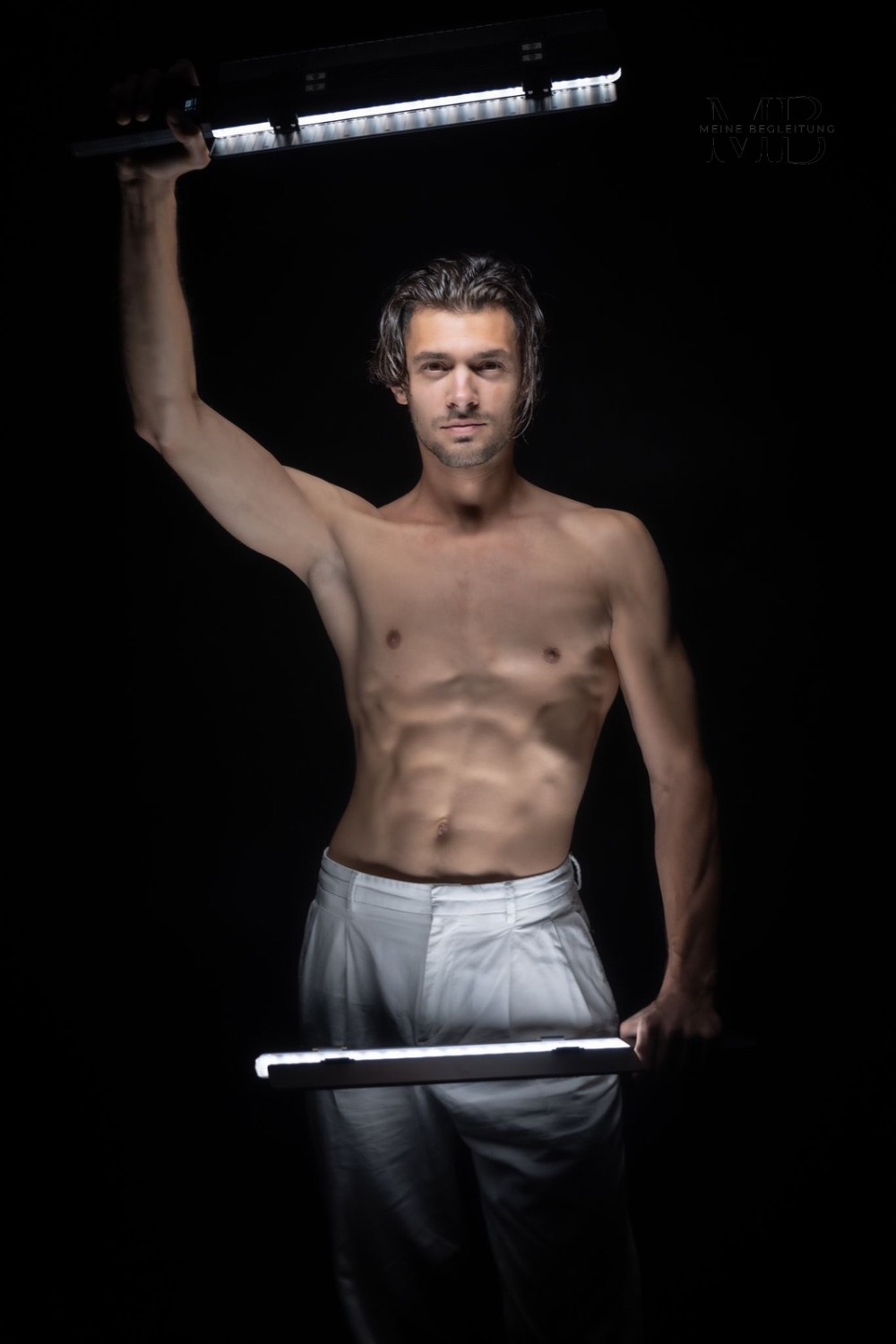 Escort Noah aus Berlin buchen – High Class Begleitung – Thumbnail 9