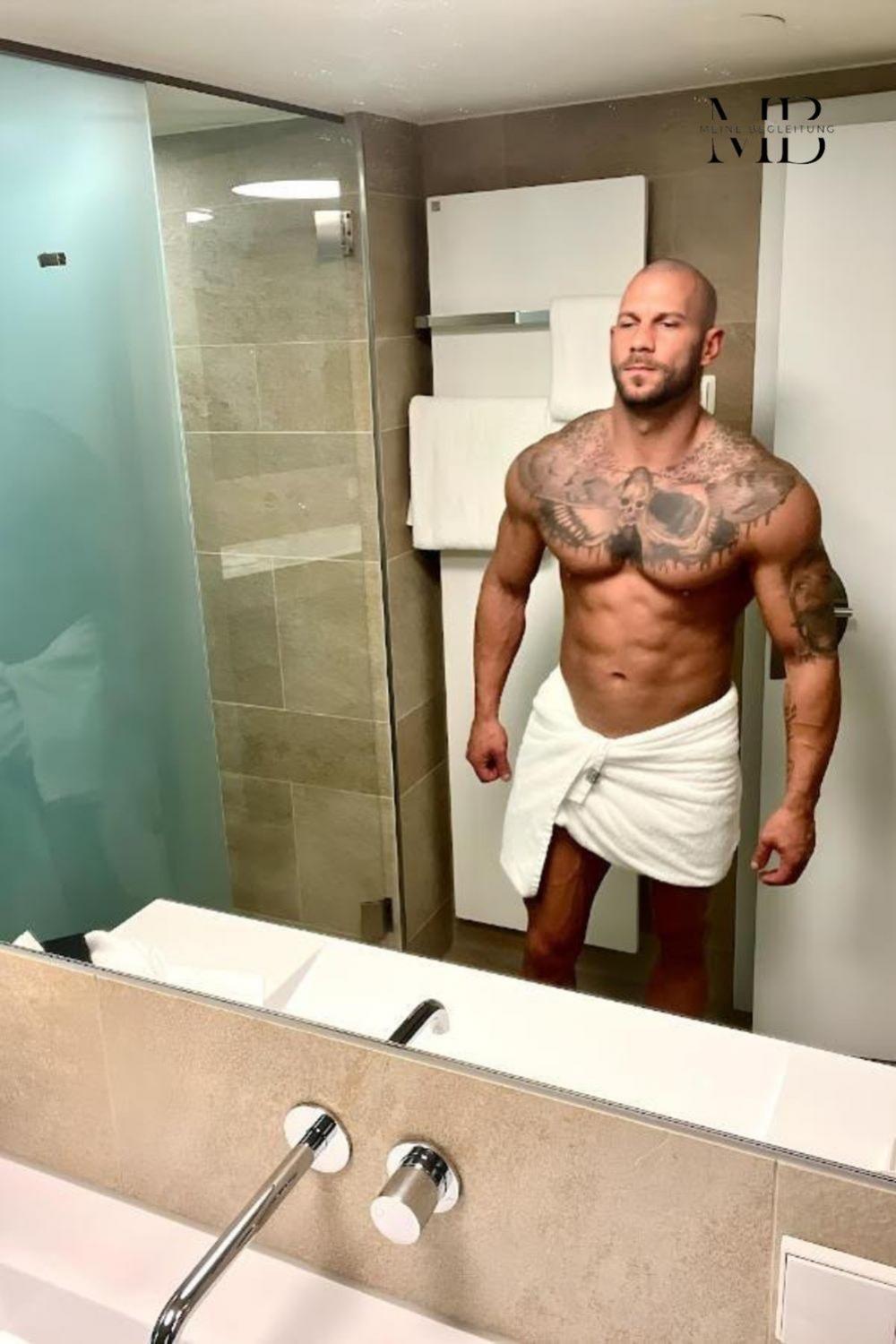 Escort Alex aus Nürnberg buchen – High Class Begleitung – Thumbnail 11