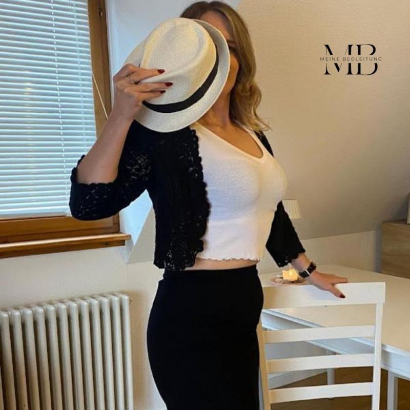 Escort Melina aus Freiburg im Breisgau buchen – High Class Begleitung