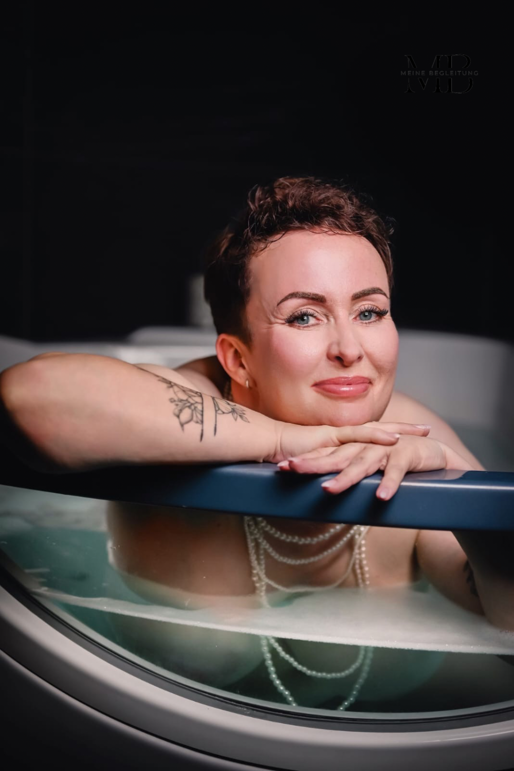Escort Amy aus Frankfurt am Main buchen – High Class Begleitung – Thumbnail 6