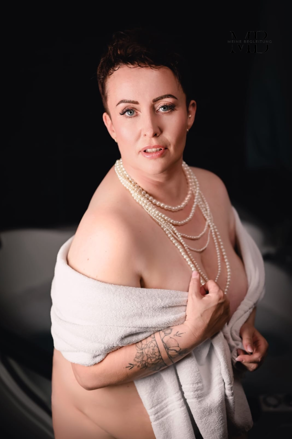 Escort Amy aus Frankfurt am Main buchen – High Class Begleitung – 3
