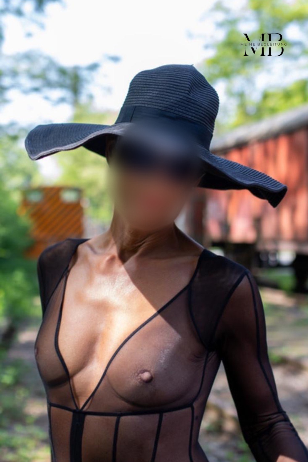 Escort Mailin aus Hannover buchen – High Class Begleitung – Thumbnail 12