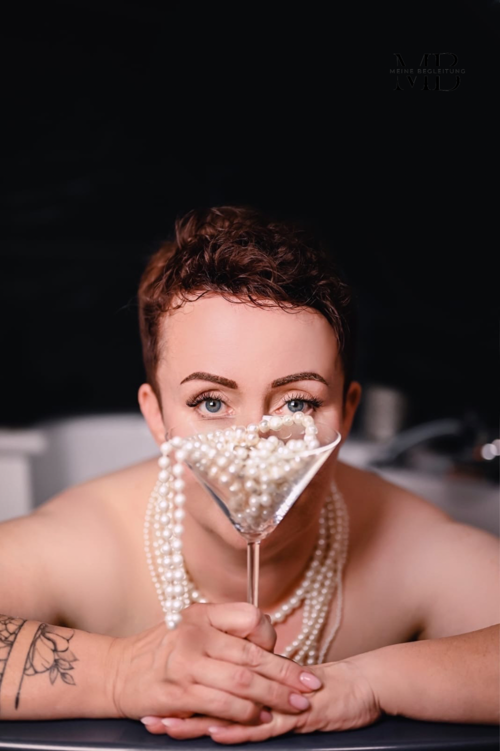 Escort Amy aus Frankfurt am Main buchen – High Class Begleitung – Thumbnail 7