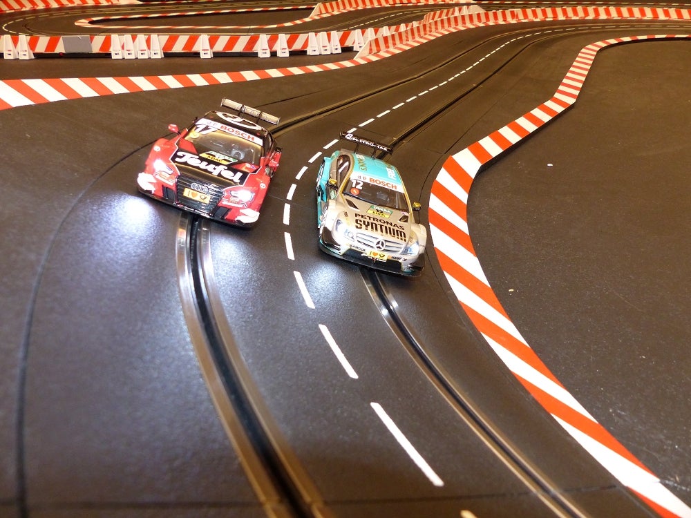 Carrera Digital 1:32 Rennbahn mieten – bis 29 m, 6 Autos, Zeitmessung