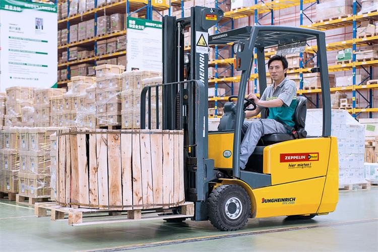 Elektro-Dreiradstapler Jungheinrich EFG216k 1,6t mieten