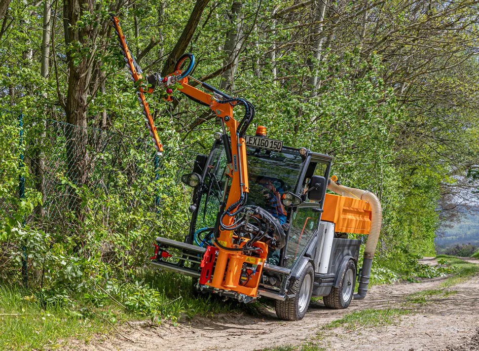 Schmidt Flexigo 150: Kompaktes Kommunalfahrzeug für Ganzjahreseinsätze mieten