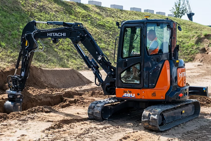 ZX48U-6 mieten