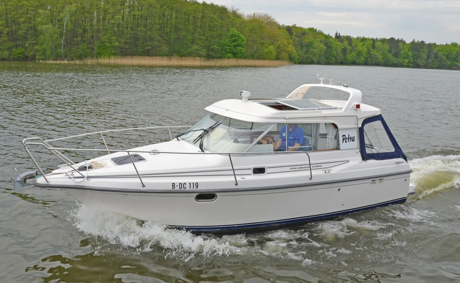 Familien-Cruiser Nimbus 280 Coupe "Petra" mieten – 2