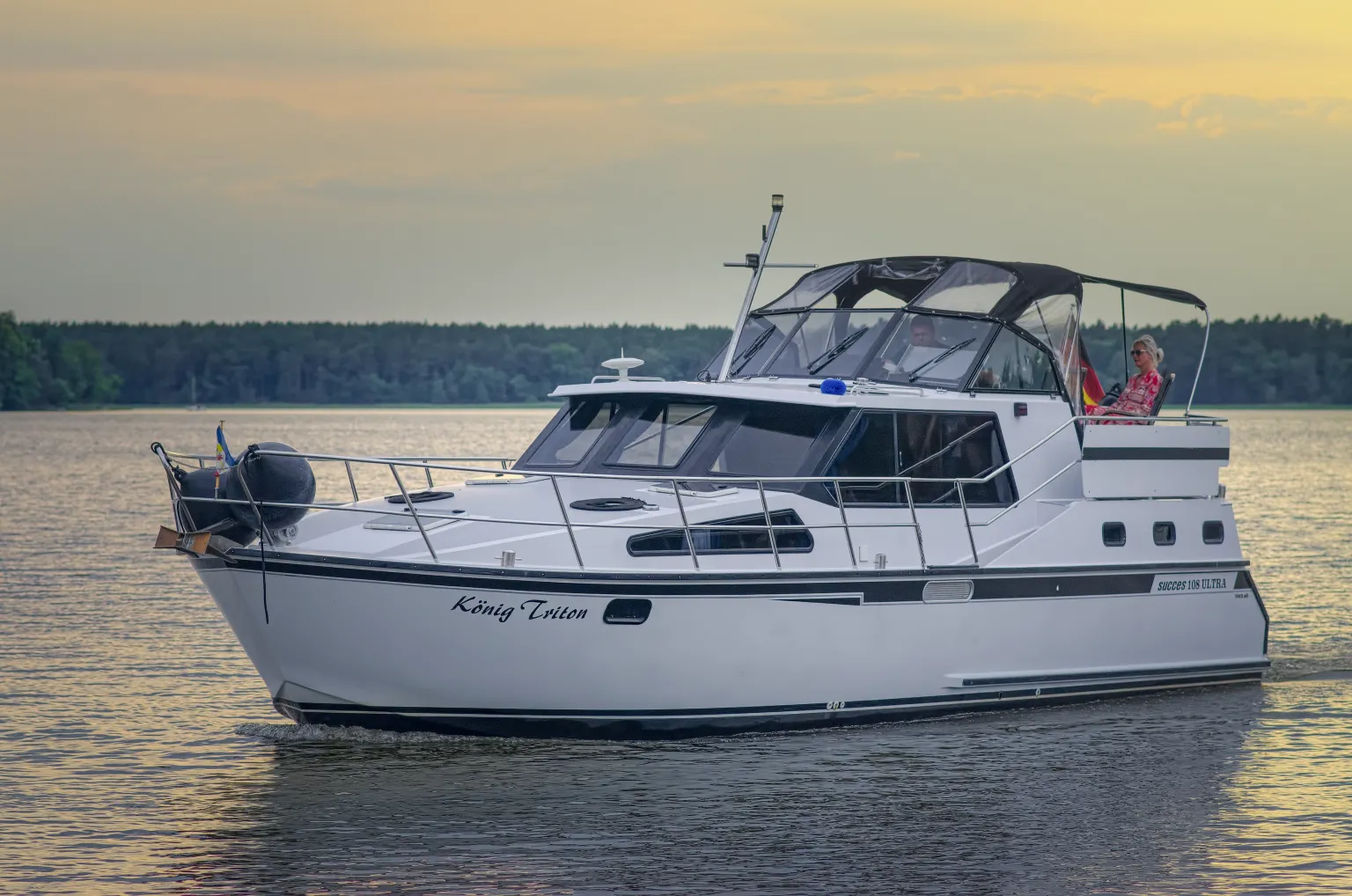 Stahl-Motoryacht Succes 108 Ultra "König Triton" (3 Kabinen) mieten – 2