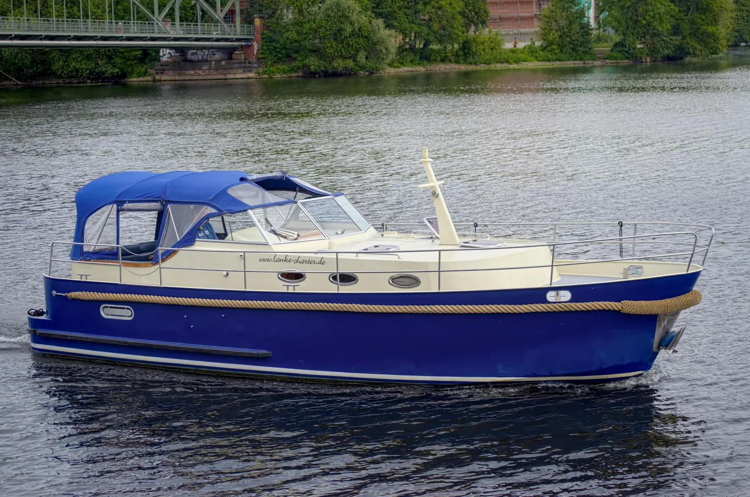 Stahl-Motoryacht Passion 1000 "Maria" mieten – 2