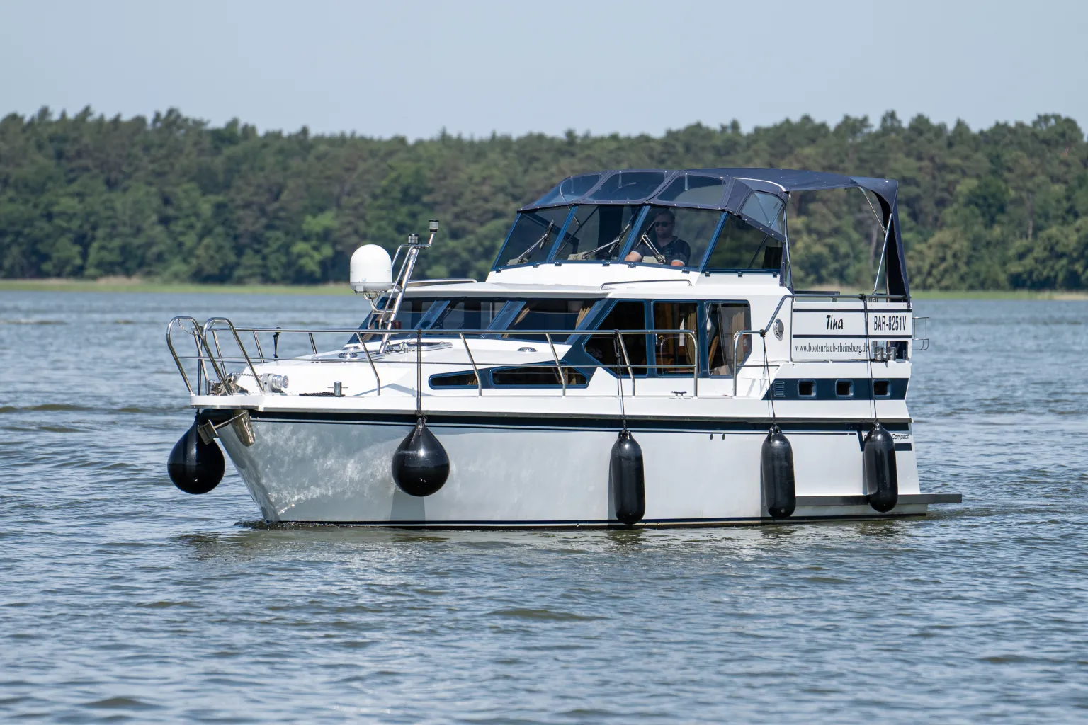 Stahl-Motoryacht Gruno 35 Compact Elite "Tina" mieten – 2