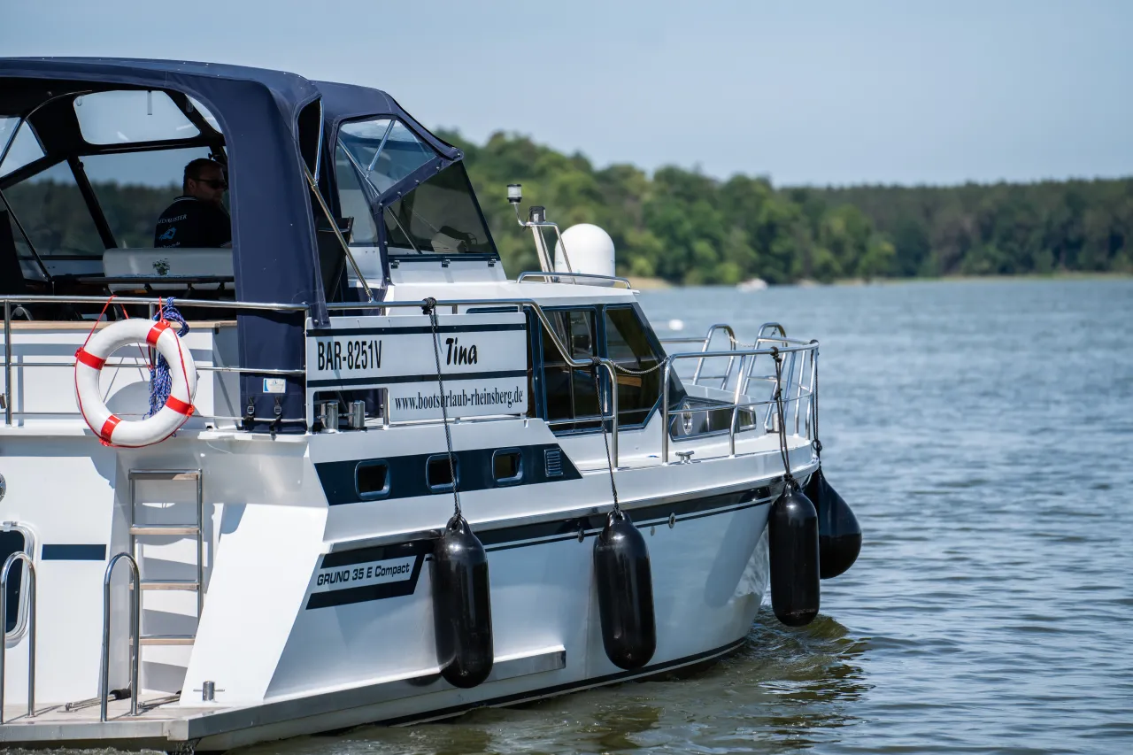 Stahl-Motoryacht Gruno 35 Compact Elite "Tina" mieten – 3