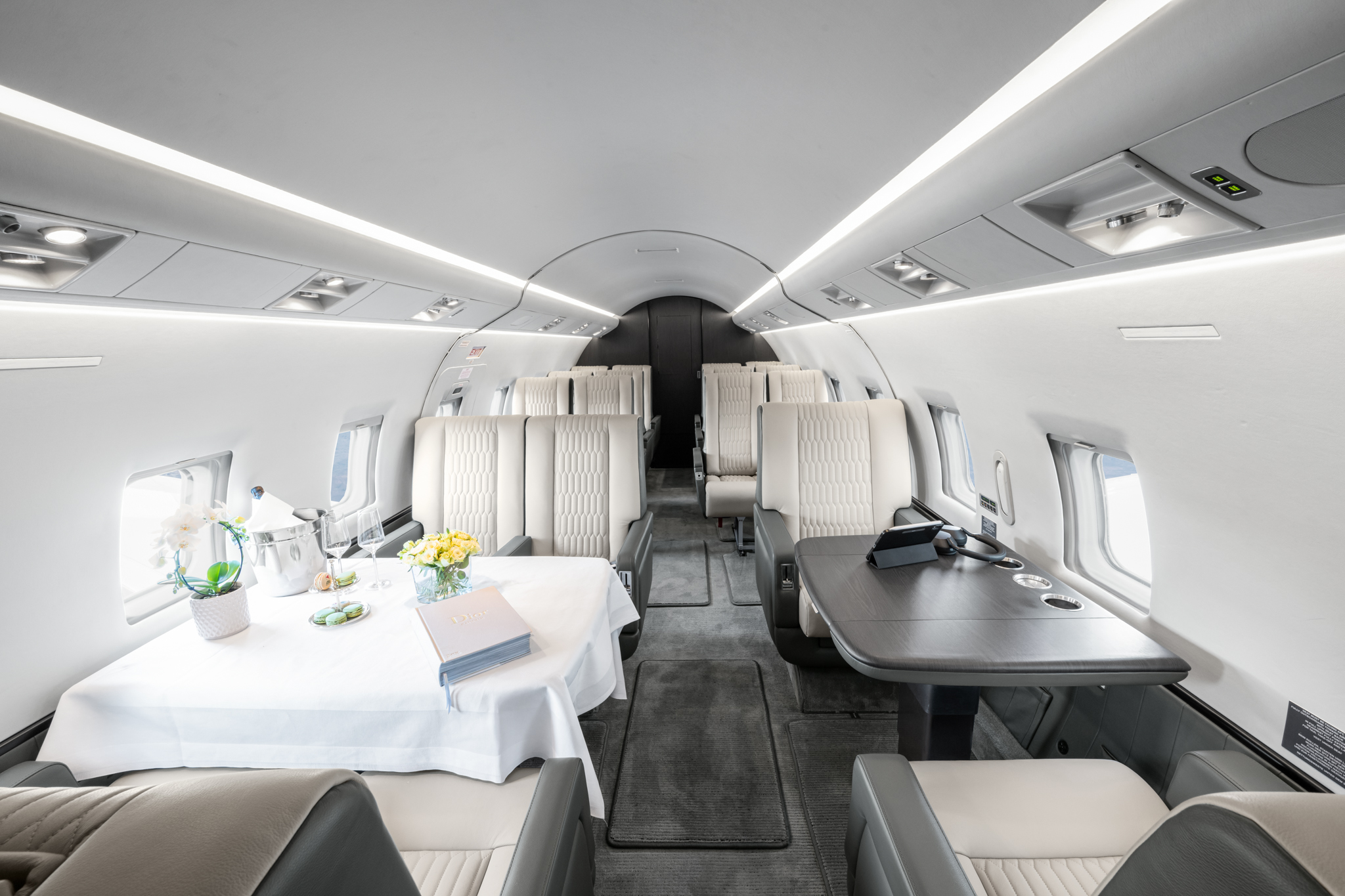 Privatjet Challenger 604 D-AFAI chartern / mieten – 3