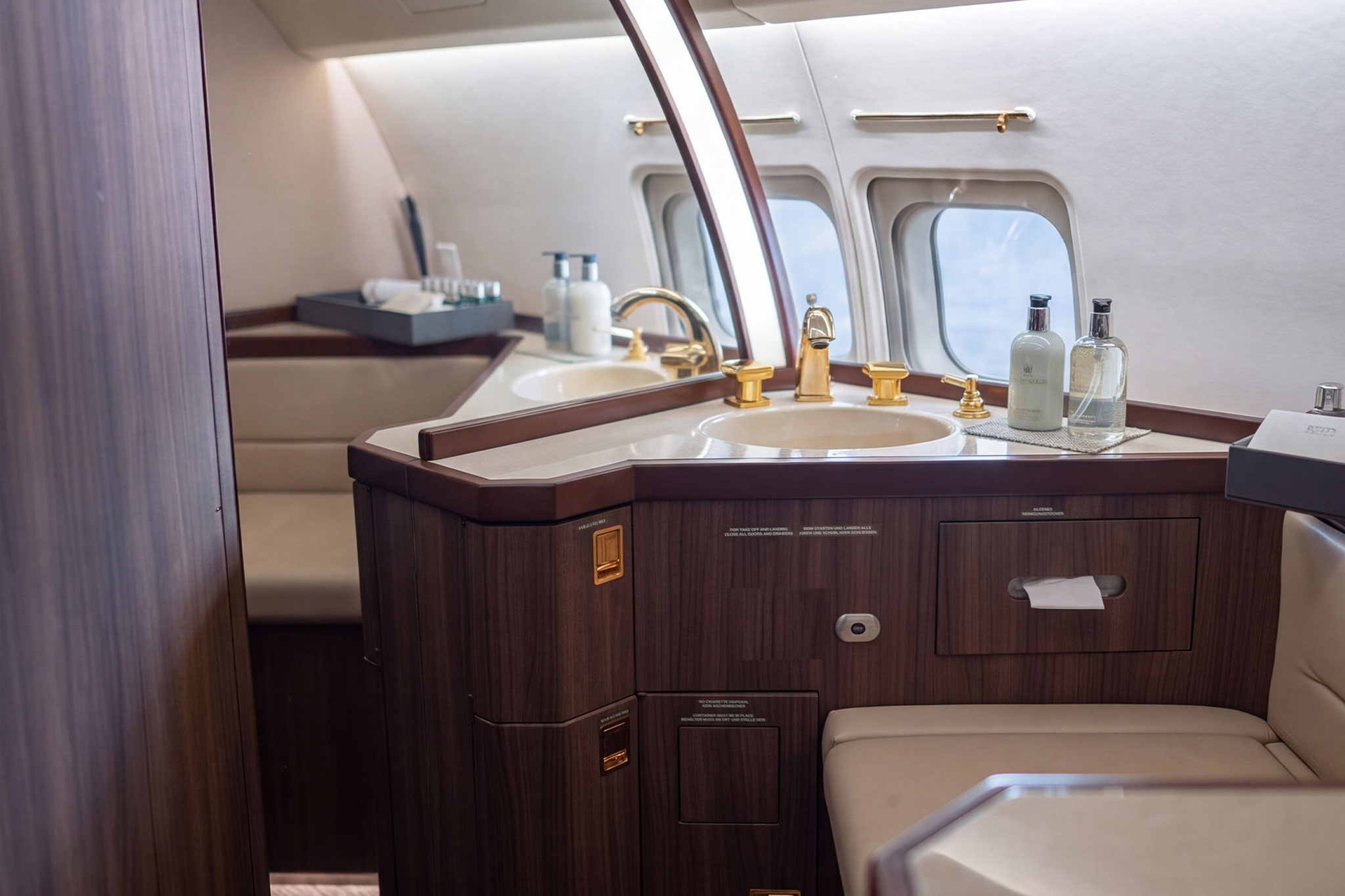 Privatjet Challenger 604 D-AFAB chartern / mieten – 3