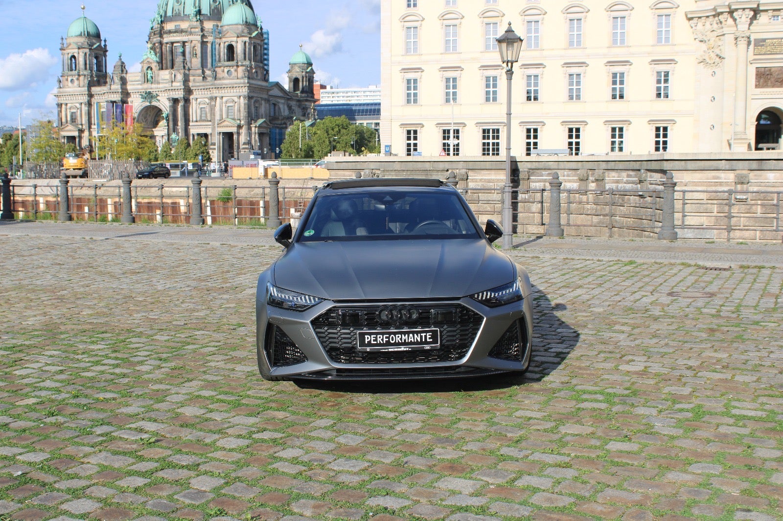 Audi RS7 (600 PS) mieten bei Performante Car Rental