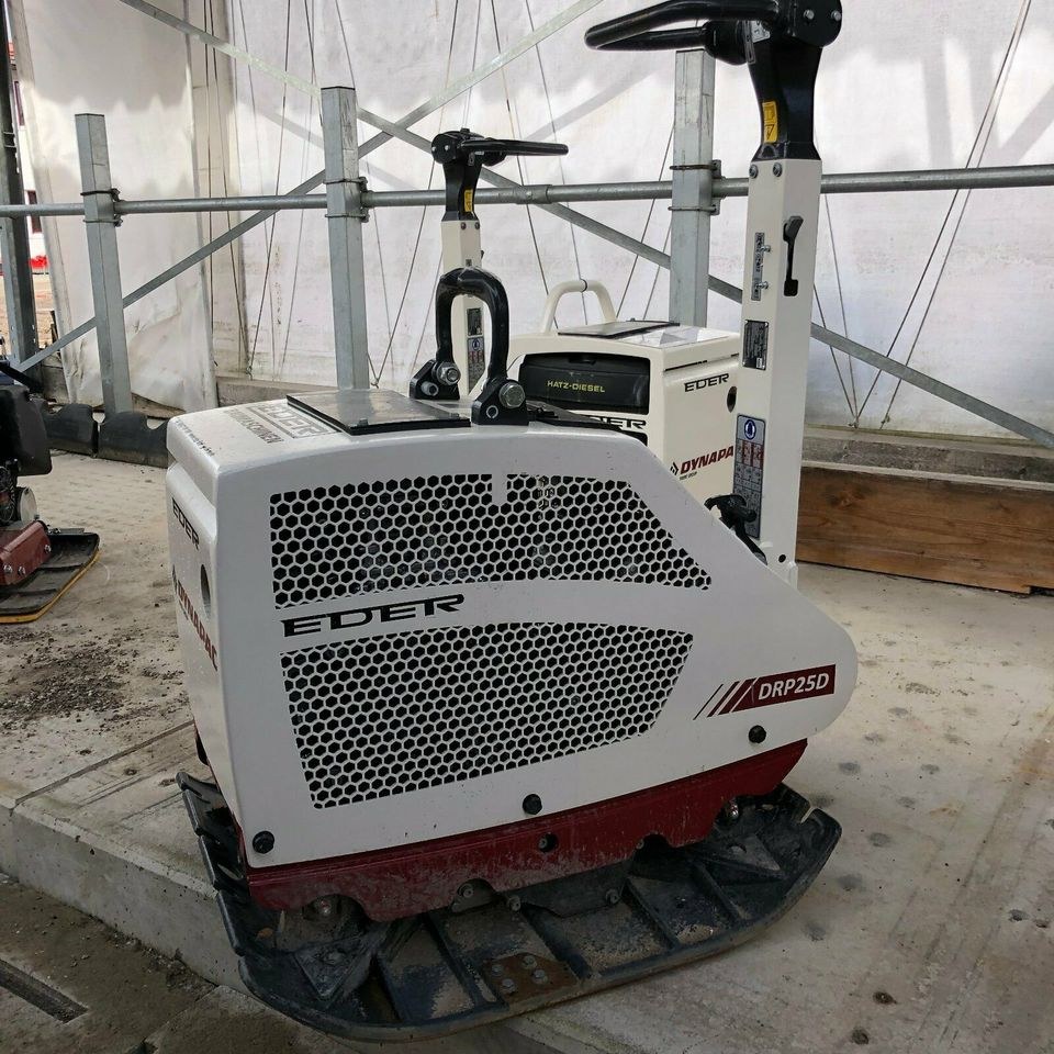 Rüttelplatte 260kg Dynapac DRP25D mieten in Tuntenhausen – 2