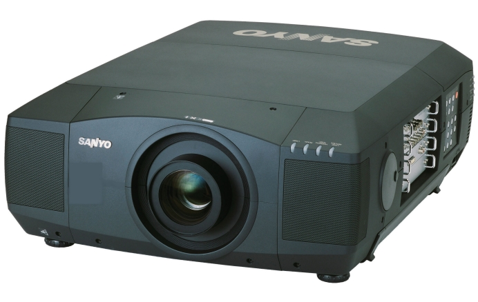 Hochleistungsbeamer 12000 ANSI Lumen mieten – München/Fürstenfeldbruck, ab 685 €/Tag
