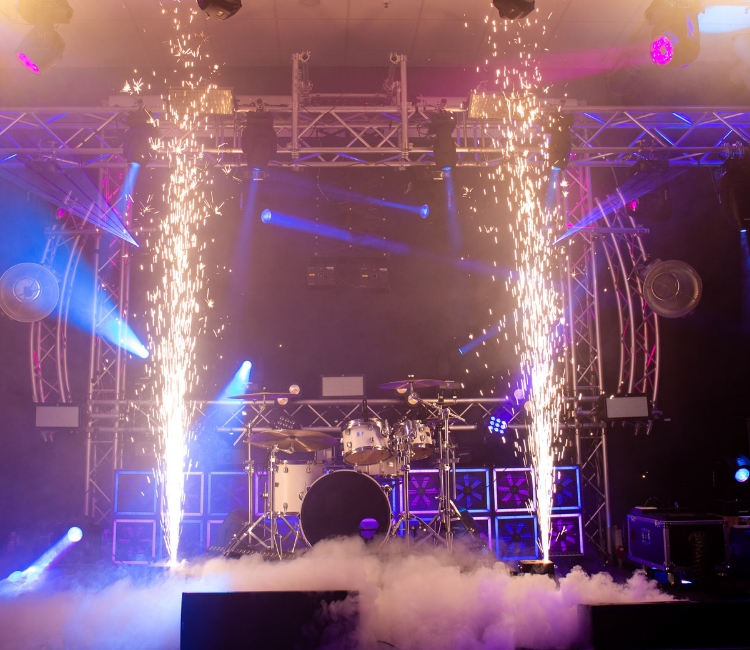 Indoor-Feuerwerk Cold Spark (2 Stück) mieten – München/Fürstenfeldbruck, ab 180 €/Tag