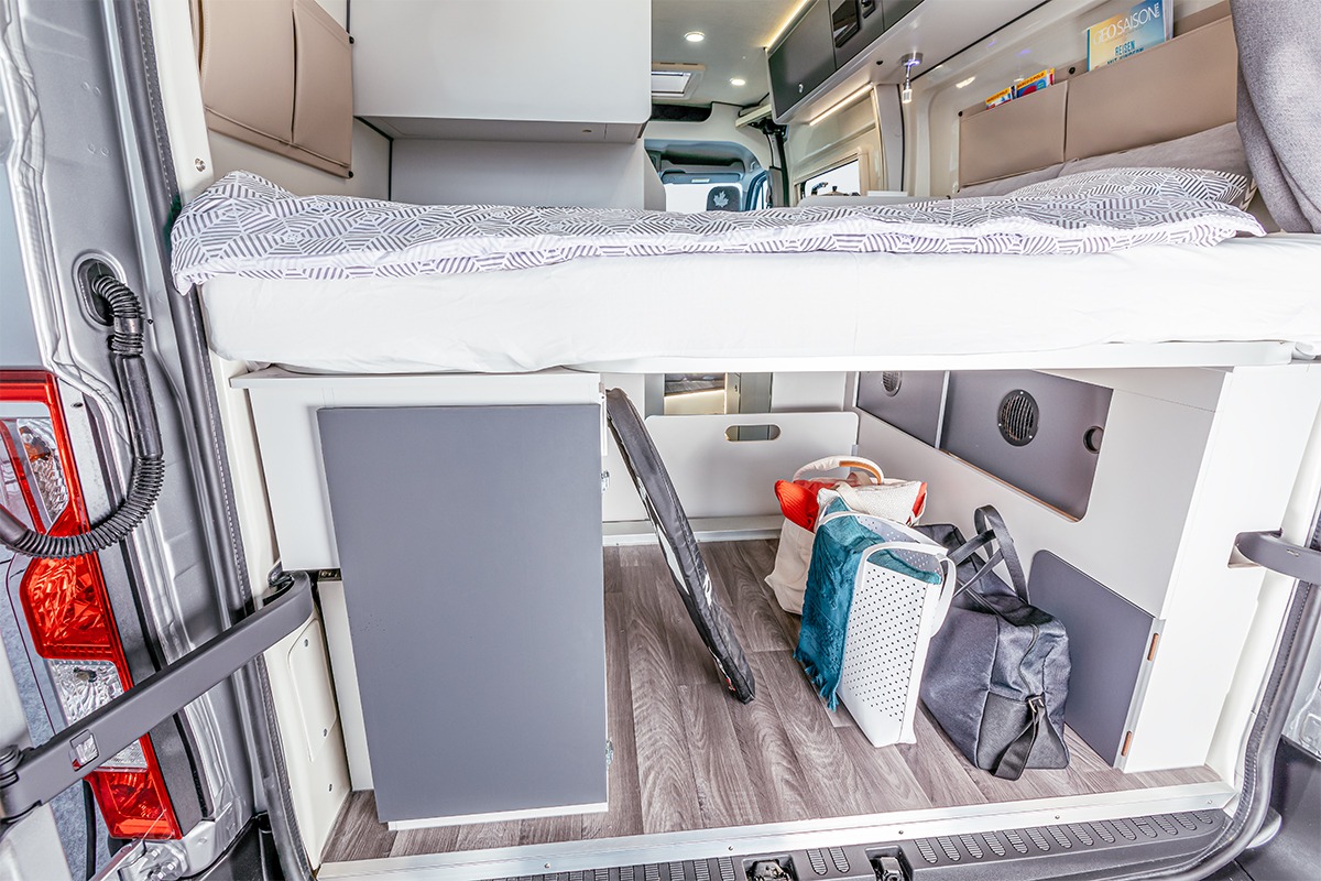 Wohnmobil Van 550 mieten – 3 Schlafplätze, ab 85 €/Tag, 33 Stationen – 3