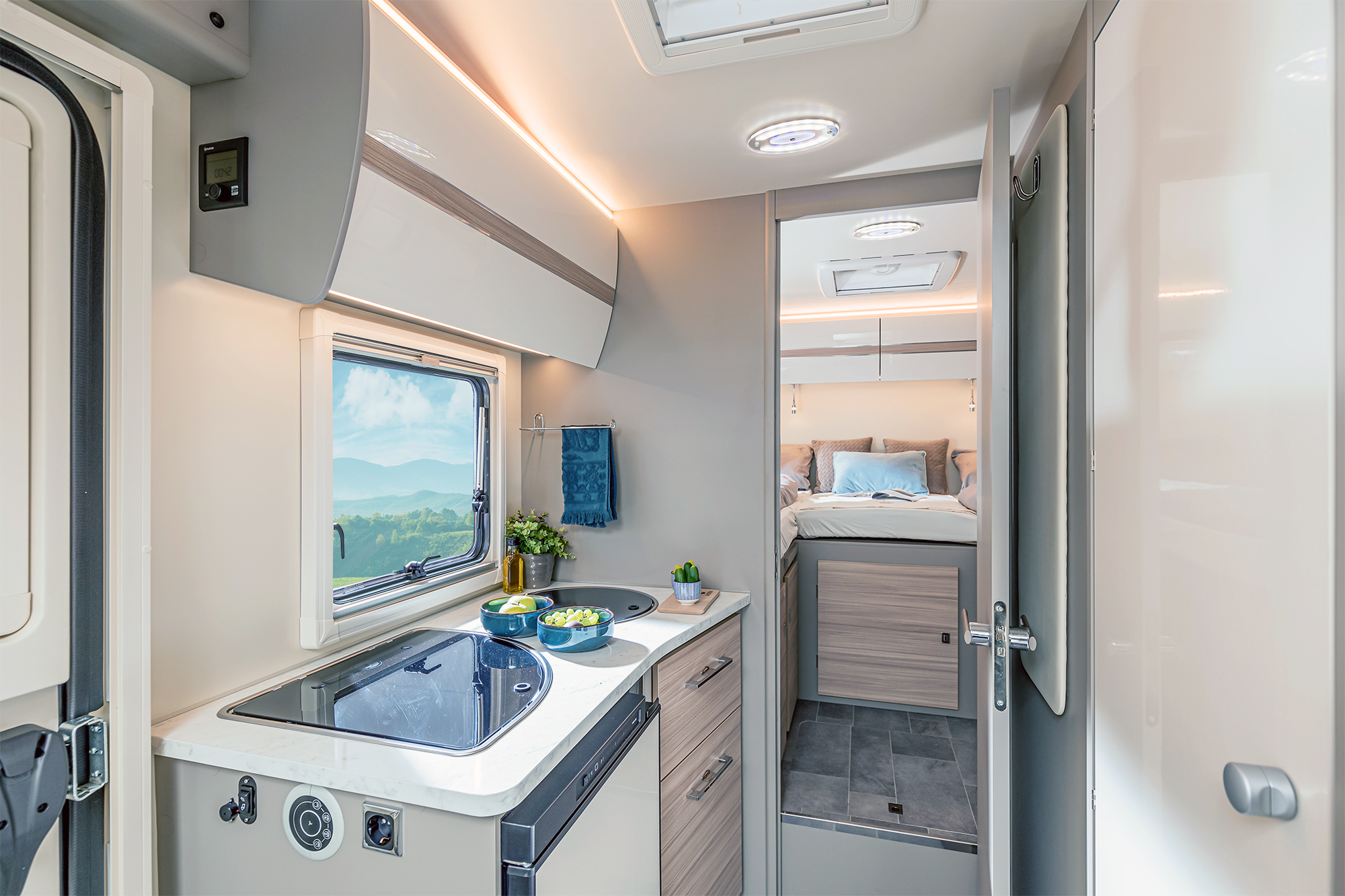 Wohnmobil ACA 690 mieten – 5 Schlafplätze, ab 115 €/Tag, 33 Stationen – 4