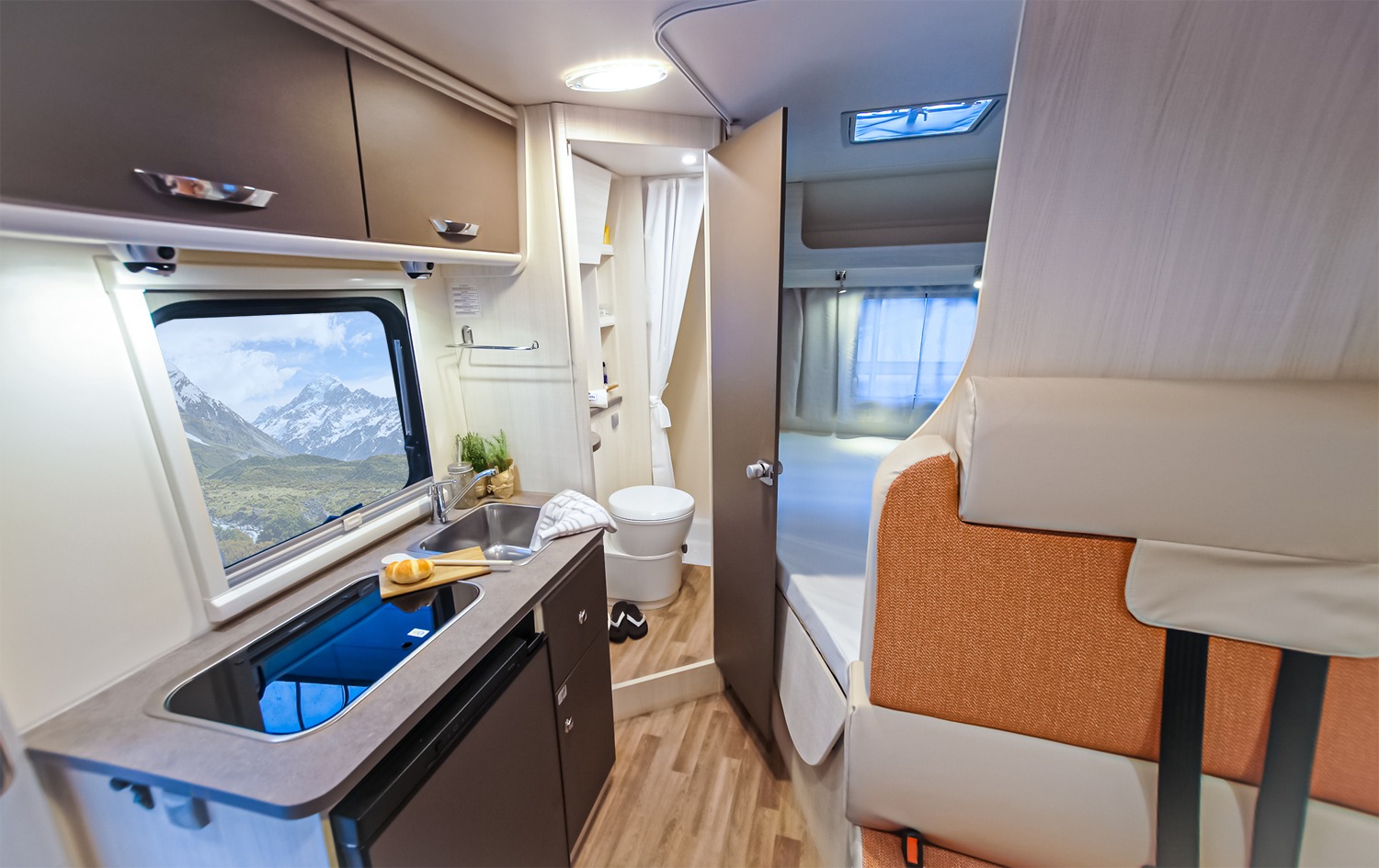 Wohnmobil ECO 660 mieten – 6 Schlafplätze, ab 105 €/Tag, 33 Stationen – 5