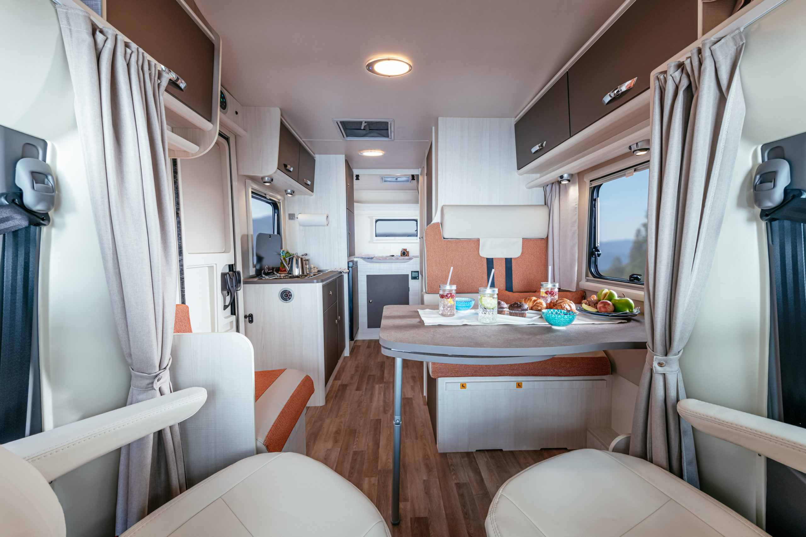 Wohnmobil ECO 680 mieten – 6 Schlafplätze, ab 105 €/Tag, 33 Stationen – 2