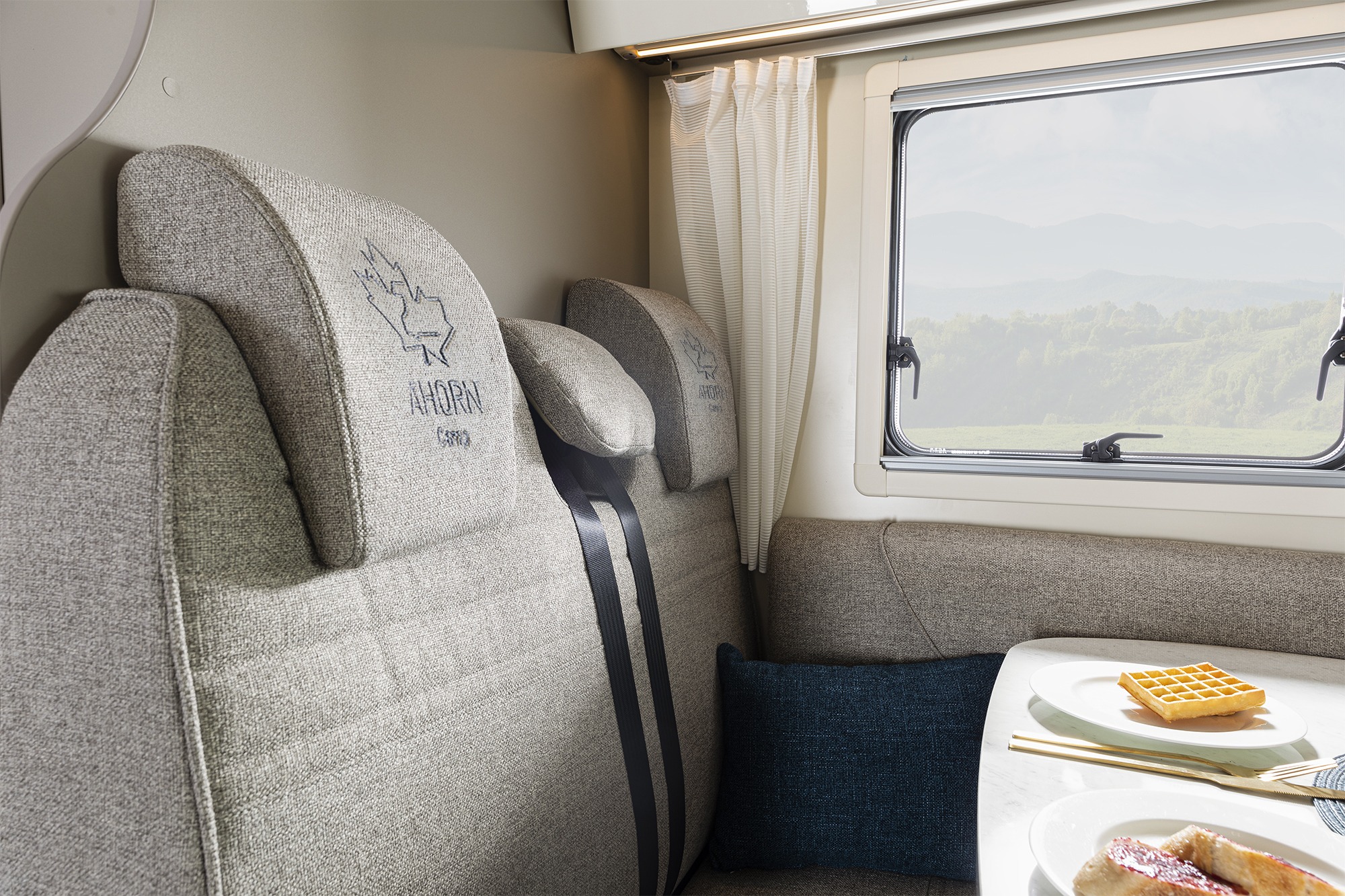 Wohnmobil ACT 660 mieten – bis zu 6 Schlafplätze, ab 115 €/Tag, 33 Stationen
