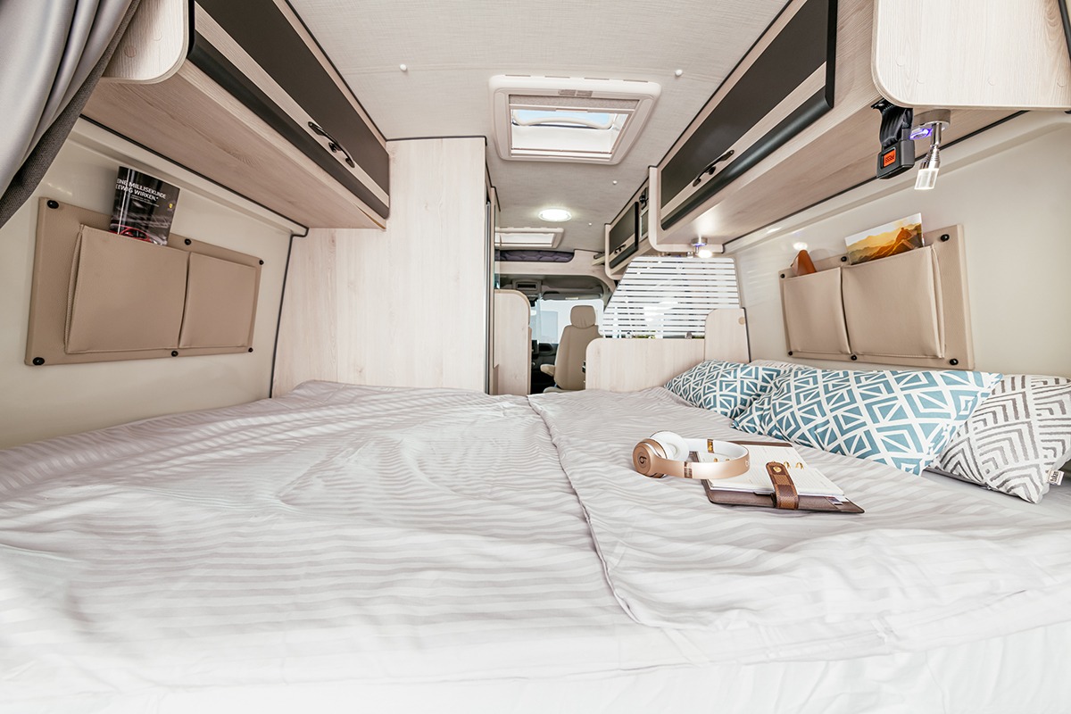 Wohnmobil Van 550 mieten – 3 Schlafplätze, ab 85 €/Tag, 33 Stationen – 2