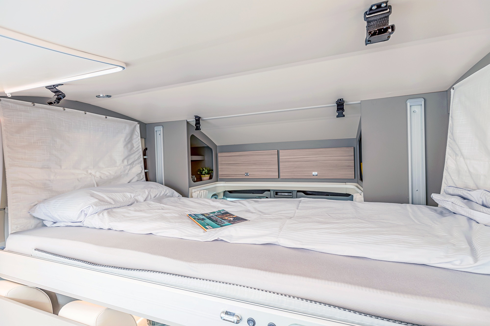 Wohnmobil ACT 590 mieten – bis zu 4 Schlafplätze, ab 115 €/Tag, 33 Stationen – 4