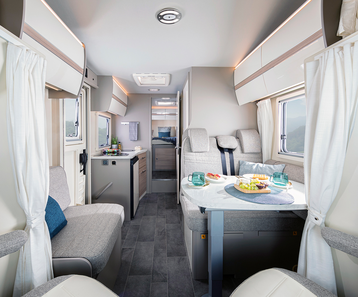 Wohnmobil ACA 690 mieten – 5 Schlafplätze, ab 115 €/Tag, 33 Stationen – 2
