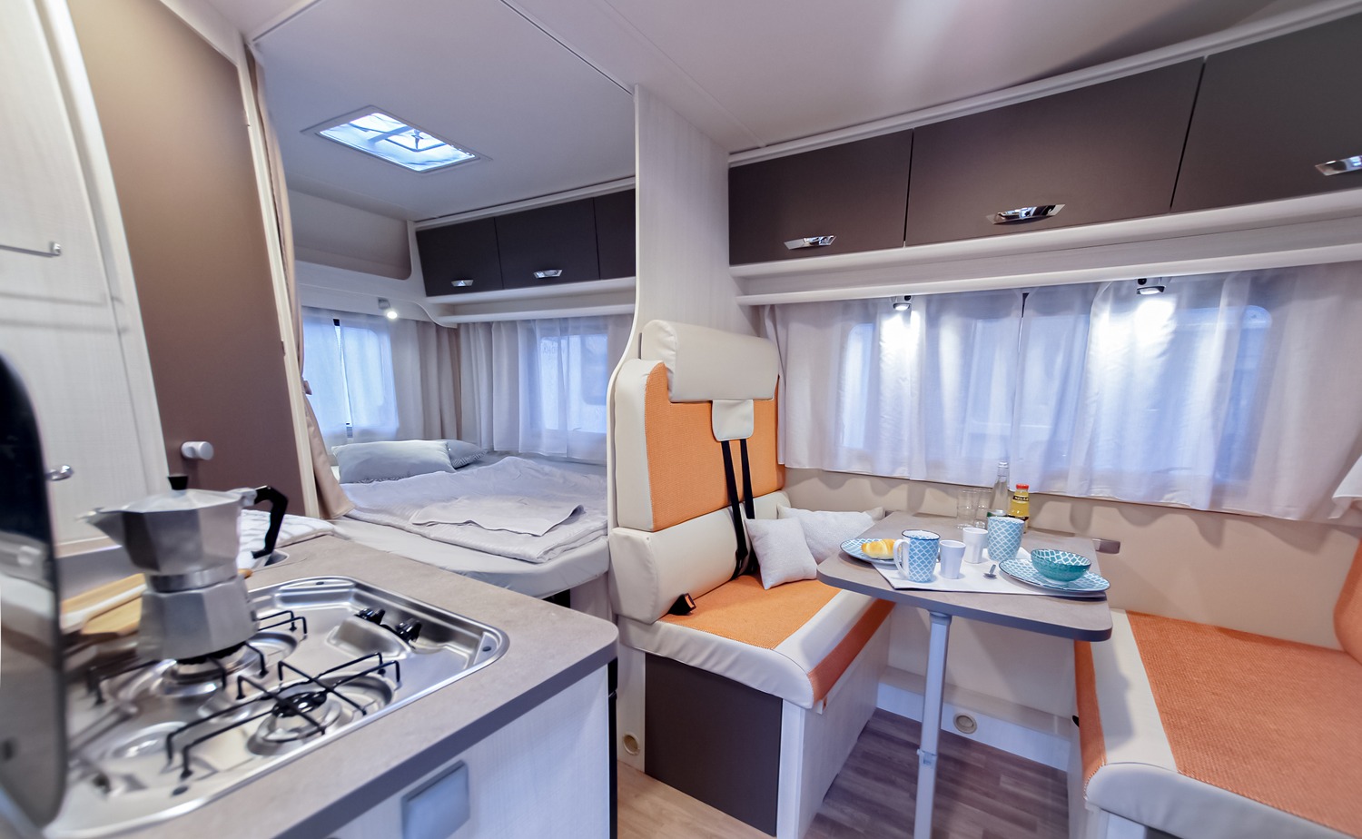 Wohnmobil ECO 660 mieten – 6 Schlafplätze, ab 105 €/Tag, 33 Stationen – 4