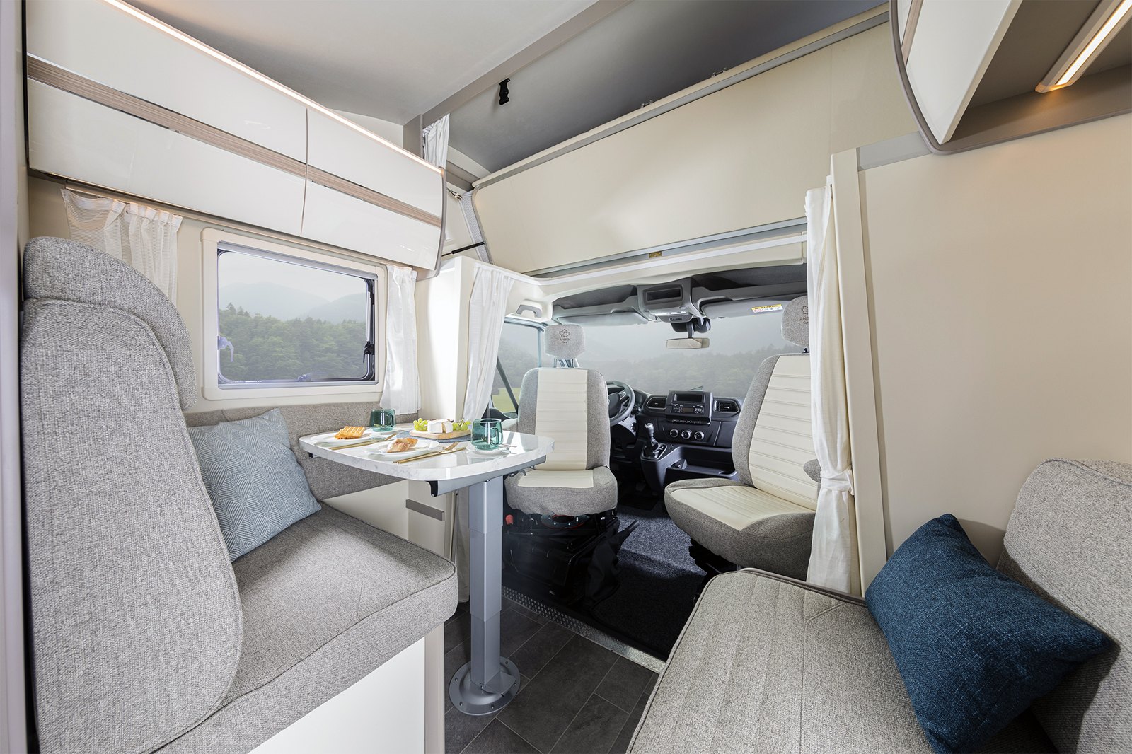 Wohnmobil ACA 690 mieten – 5 Schlafplätze, ab 115 €/Tag, 33 Stationen – 3