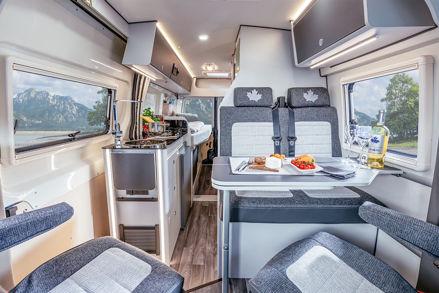Wohnmobil Van 620 mieten – 2 Schlafplätze, ab 85 €/Tag, 33 Stationen – 2