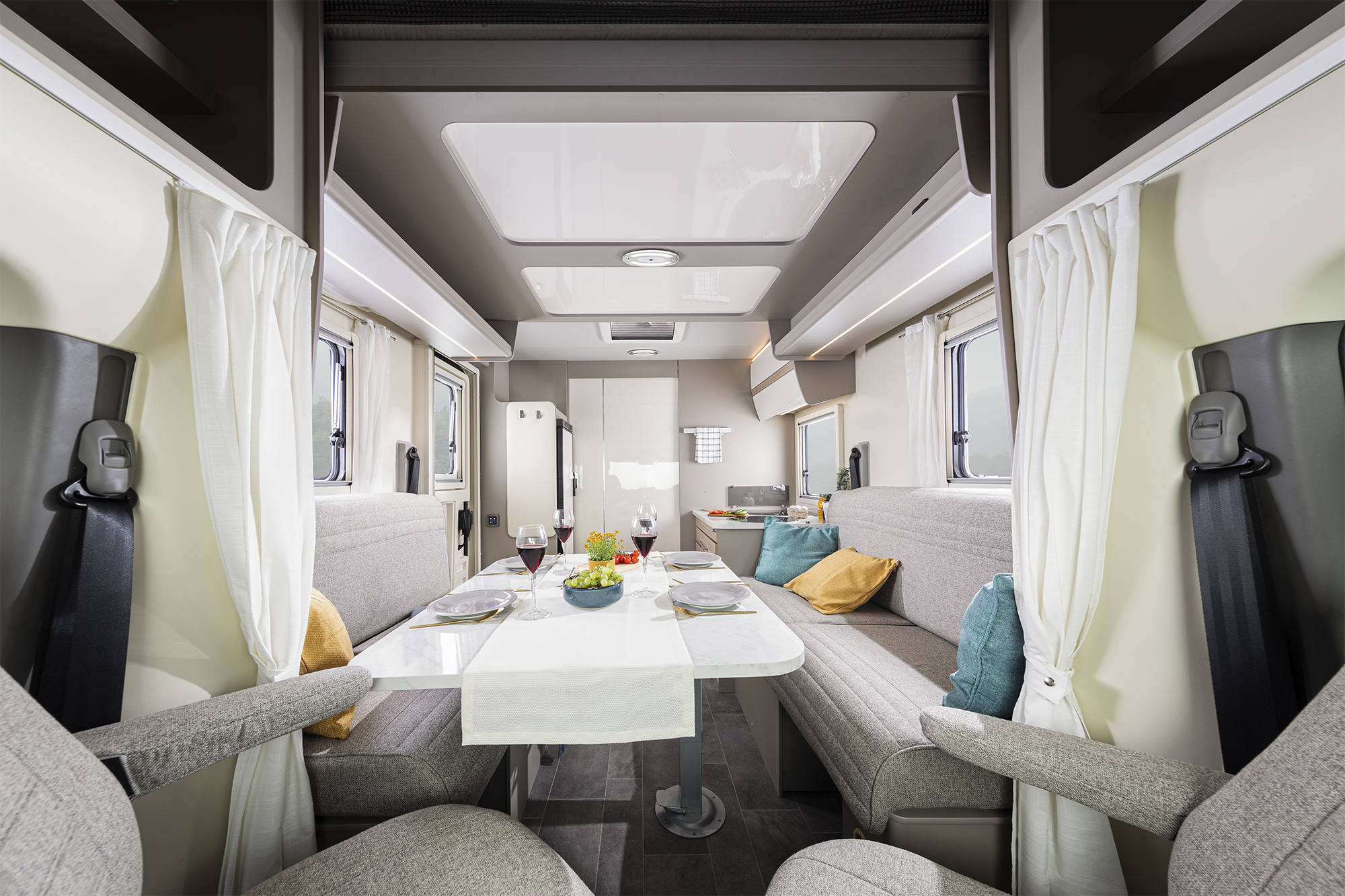 Wohnmobil ACT 640 mieten – bis zu 4 Schlafplätze, ab 115 €/Tag, 33 Stationen – 4