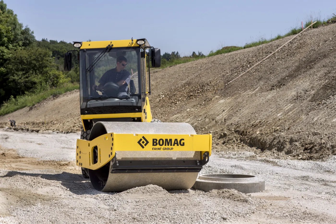 Vibrationswalze 13.000 kg mieten – 29 Standorte deutschlandweit