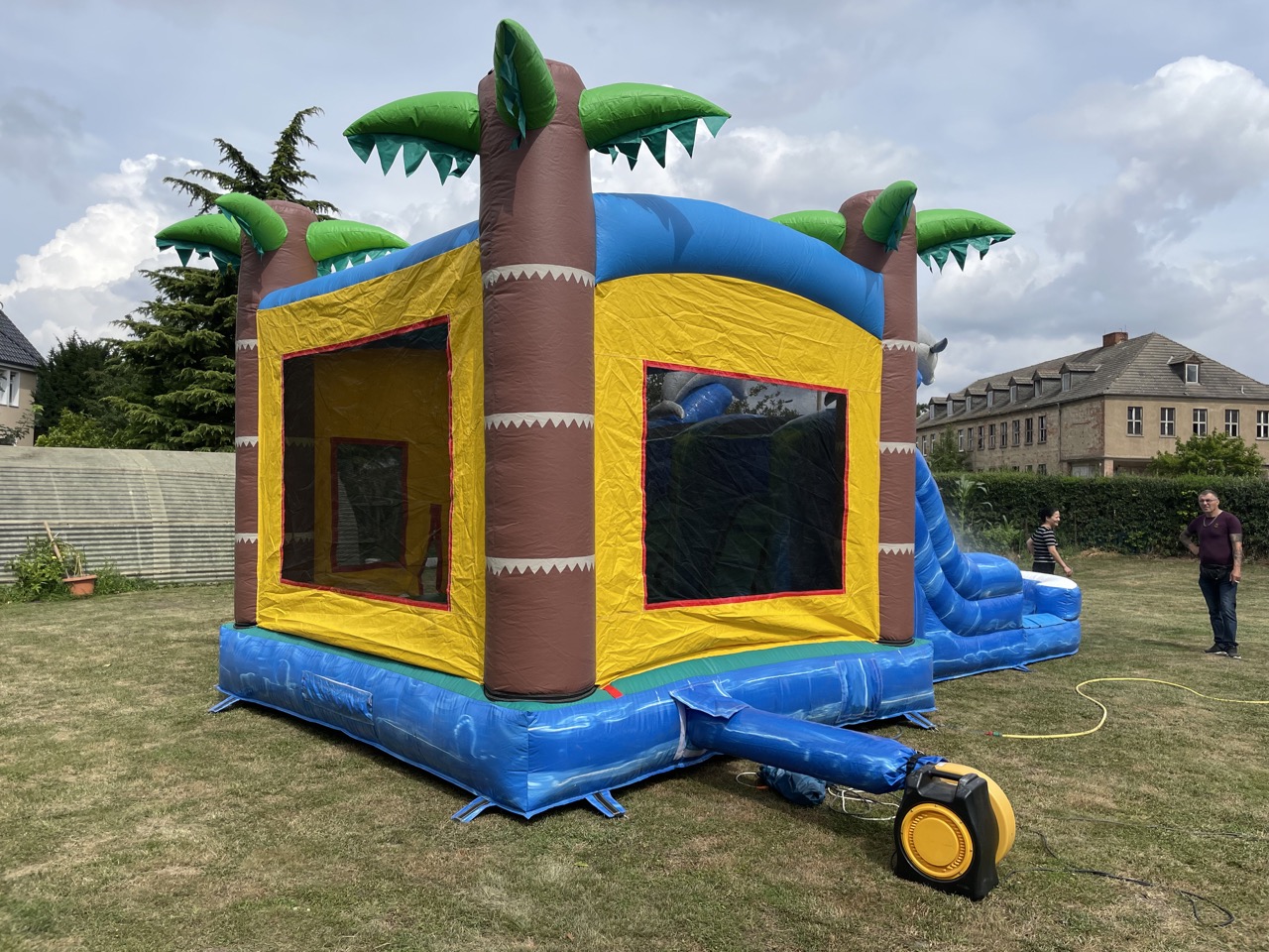 Wasserrutsche Delfin mit Hüpfburg mieten – Leipzig, ab 219 €/Tag – 5