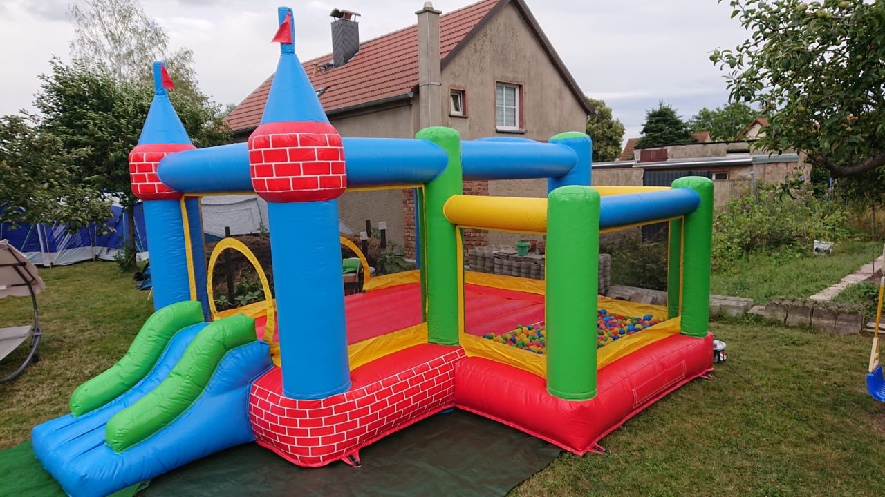 Hüpfburg Schloss mit Anbau mieten – Leipzig, ab 99 €/Tag – 5