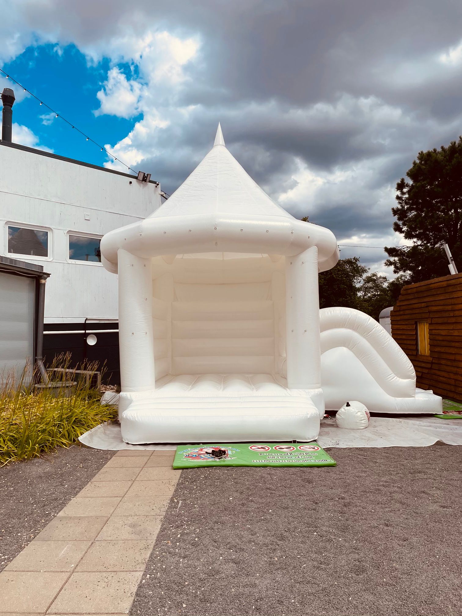 Hochzeit-Hüpfburg Wedding Deluxe mit Rutsche mieten – Leipzig, ab 349 €/Tag – 5