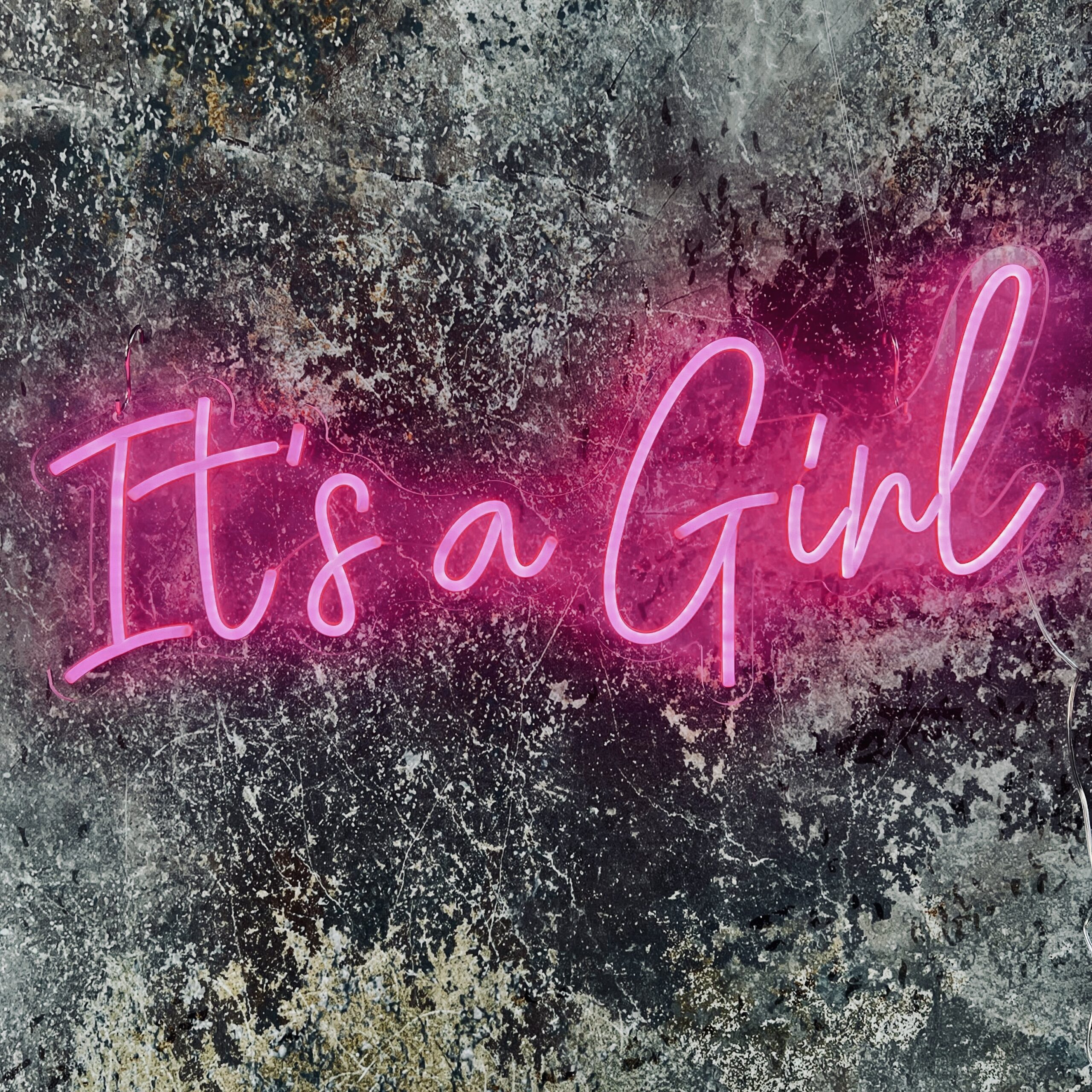 NEON-Leuchtschild „It's a Girl“ 32 x 80 cm mieten – Leipzig, ab 69 € (Fr–Mo) – 4