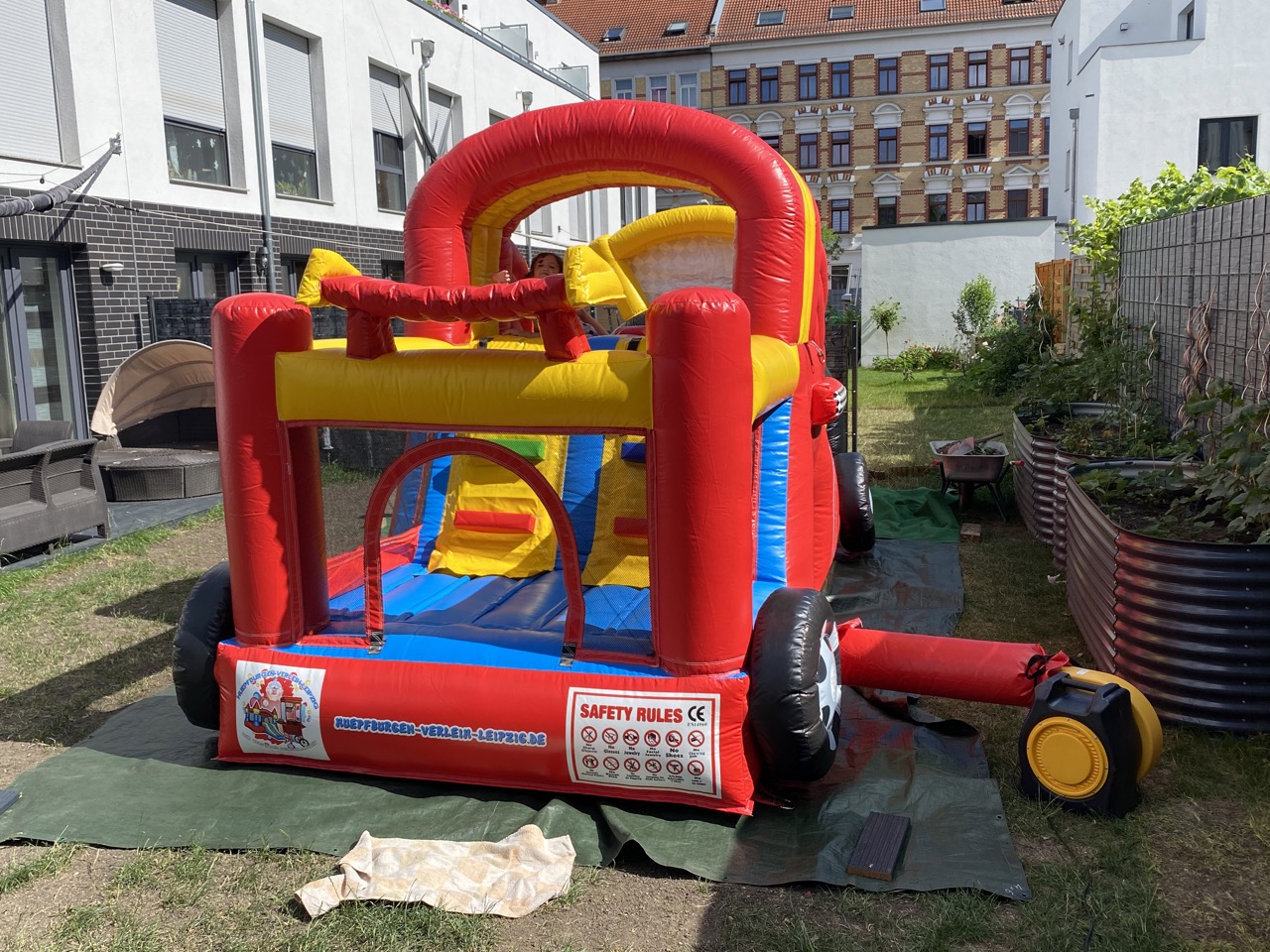 Hüpfburg Formel 1 Auto mieten – Leipzig, ab 109 €/Tag – 5