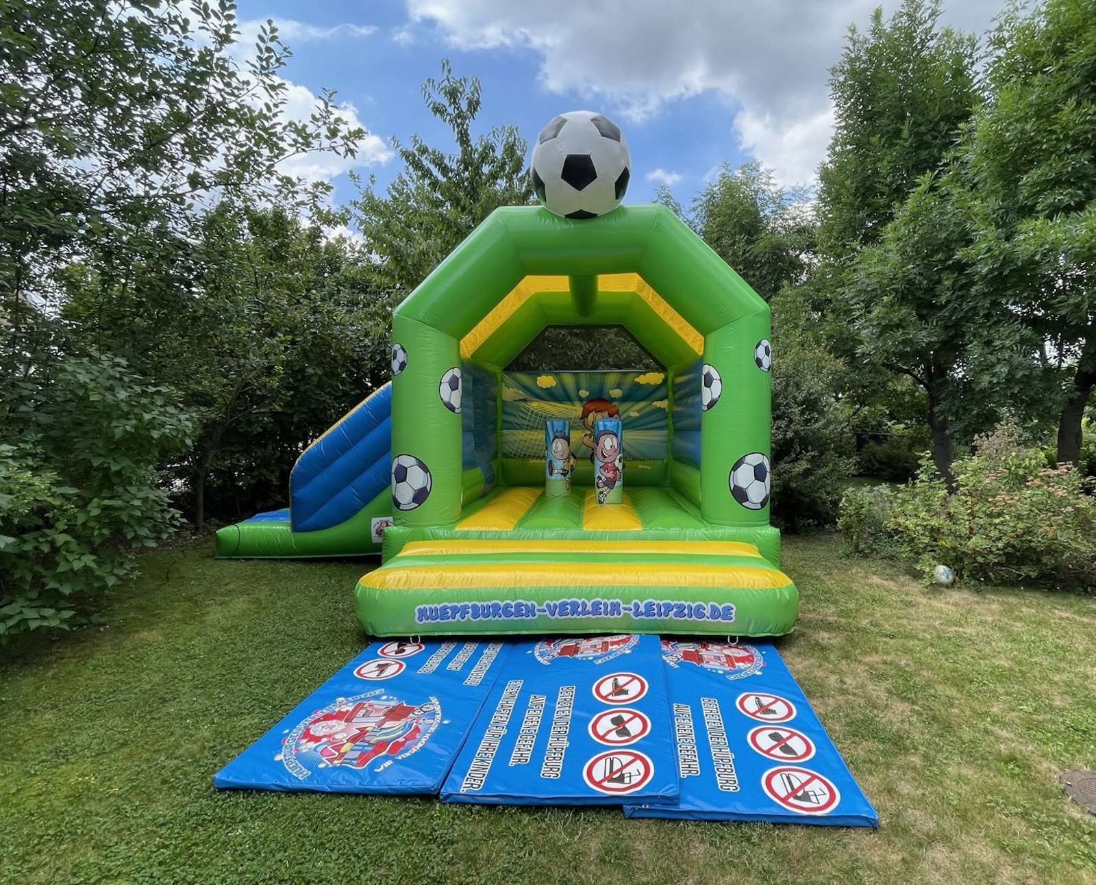 Hüpfburg „Fussball“ mit Rutsche mieten – Leipzig, ab 189 €/Tag – 2