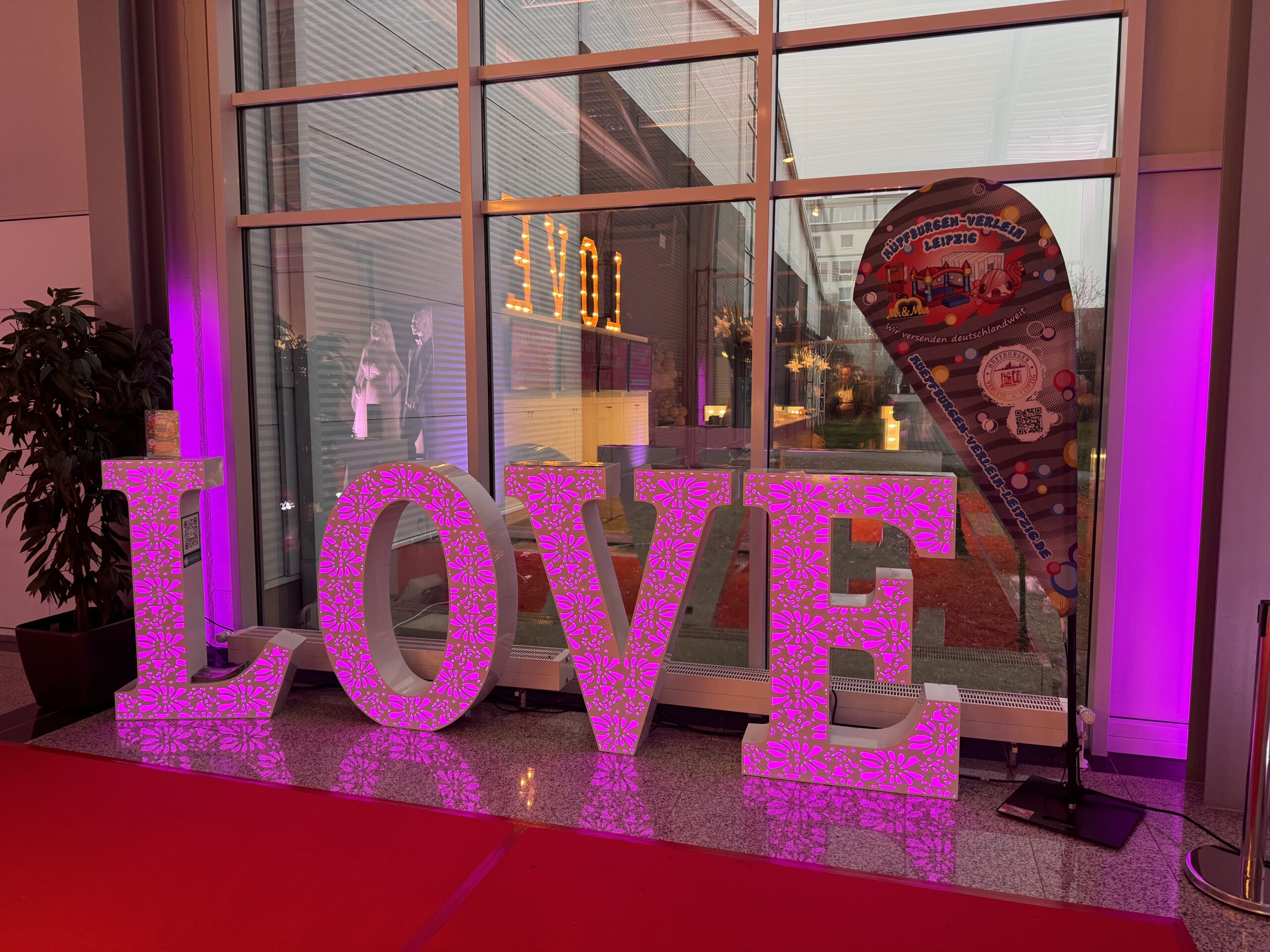 XXL Leuchtbuchstaben „LOVE“ Bohostyle mieten – Leipzig, ab 189 €/Tag – 5