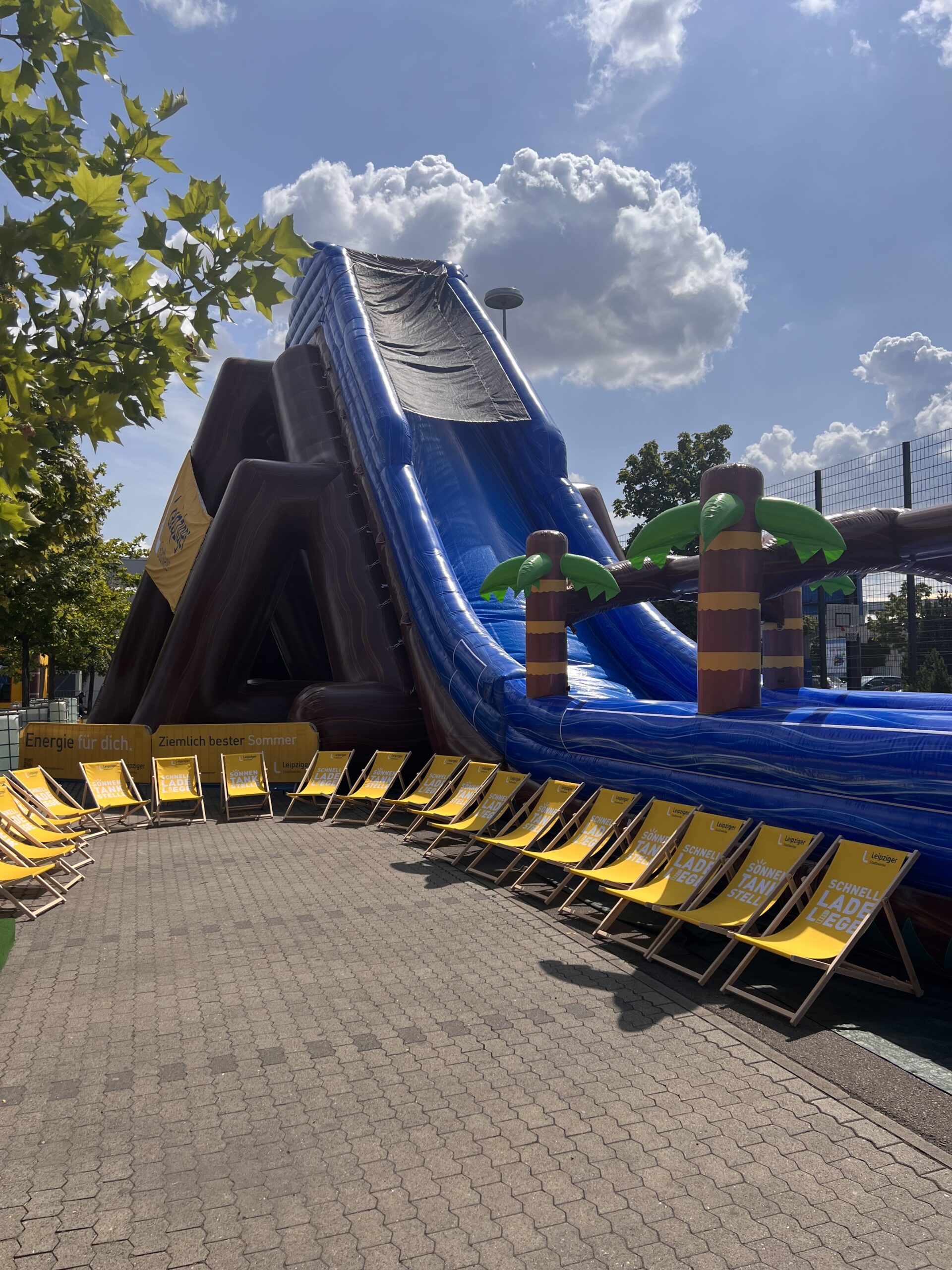 Monster-Wasserrutsche 30–58 m mit Pool mieten – Leipzig, ab 1499 €/Tag – 2