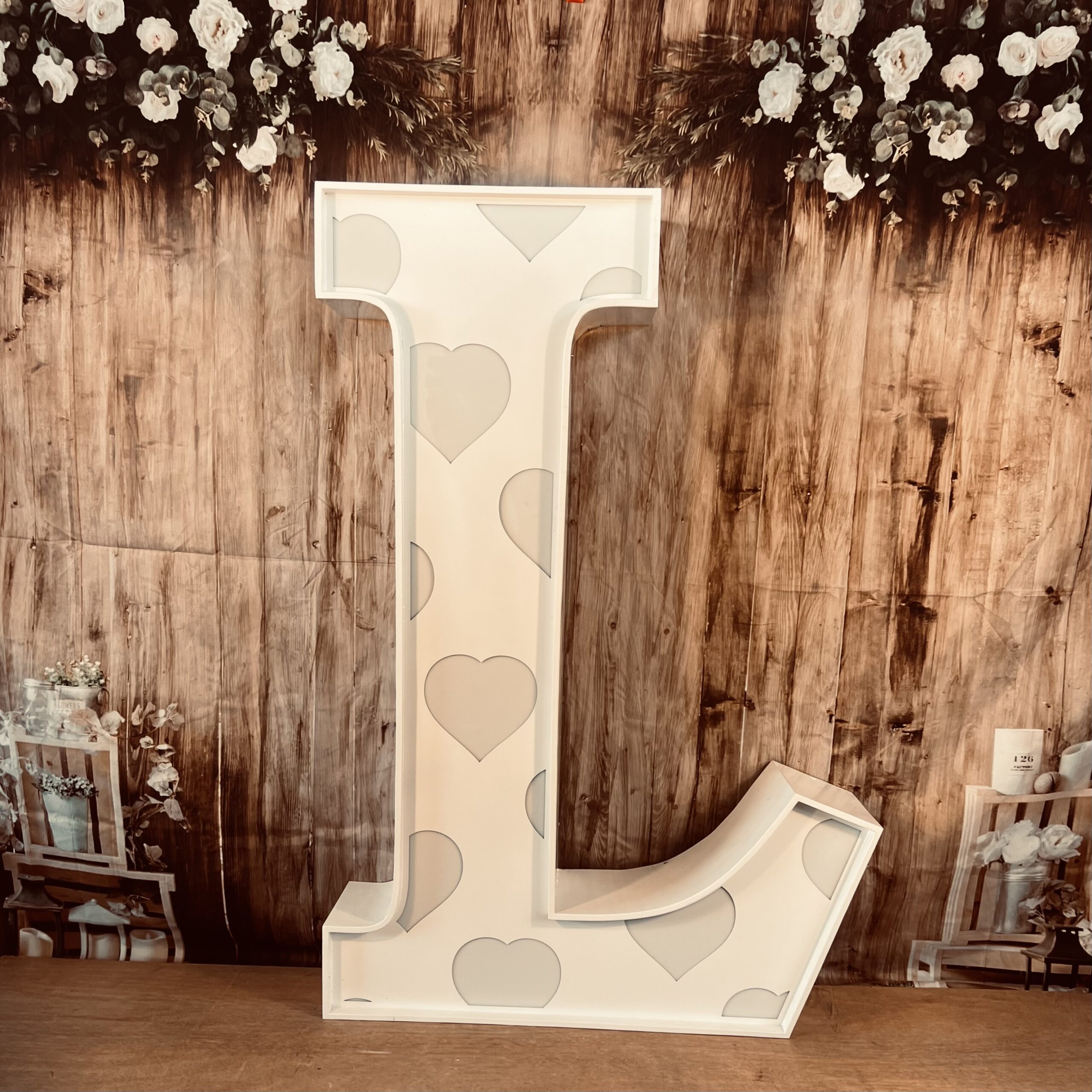 RGB-LED XXL Leuchtbuchstabe „HEARTS“ L mieten – Leipzig, ab 49 €/Tag