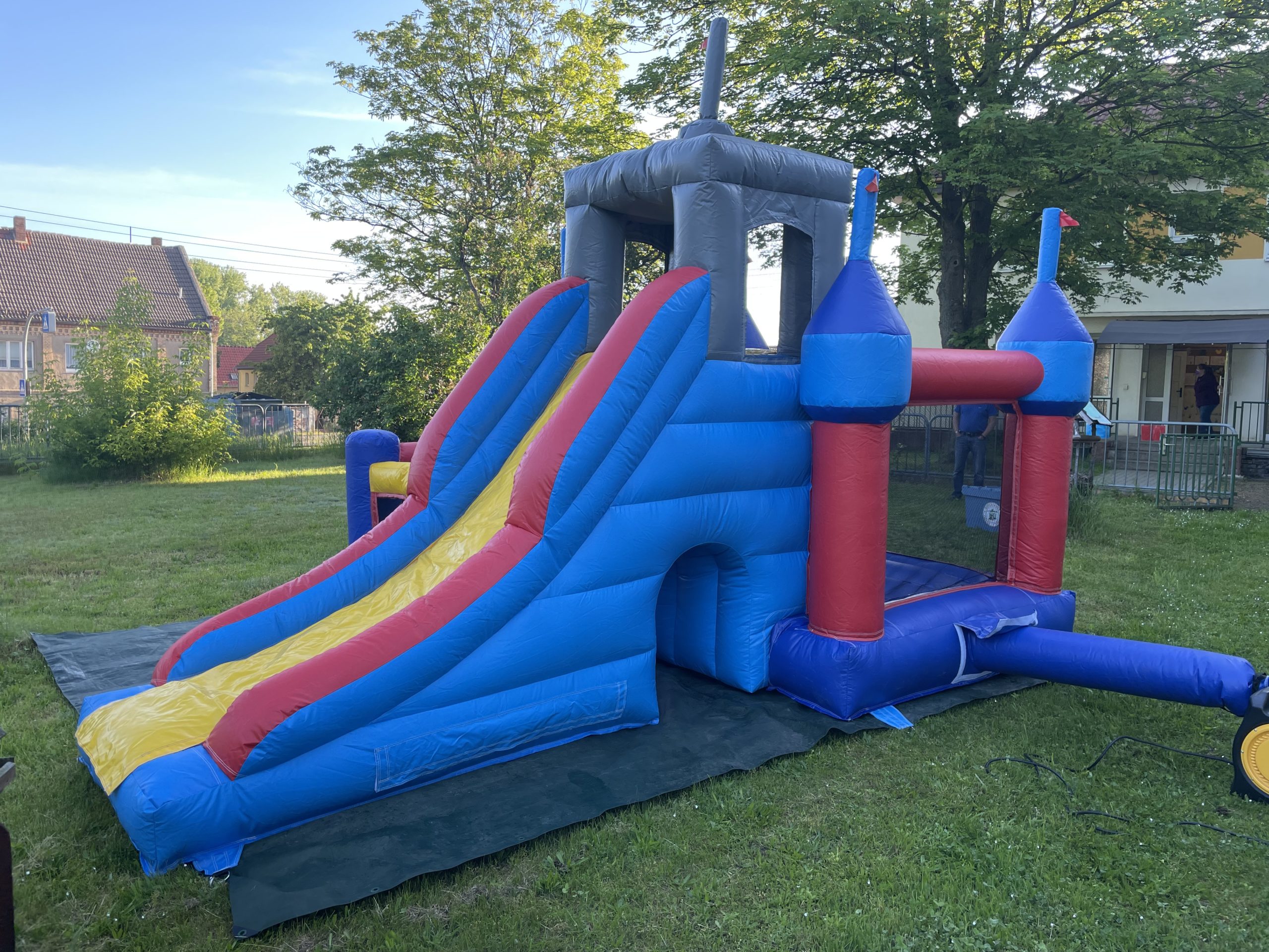 Hüpfburg Palast mieten – Leipzig, ab 109 €/Tag – 4