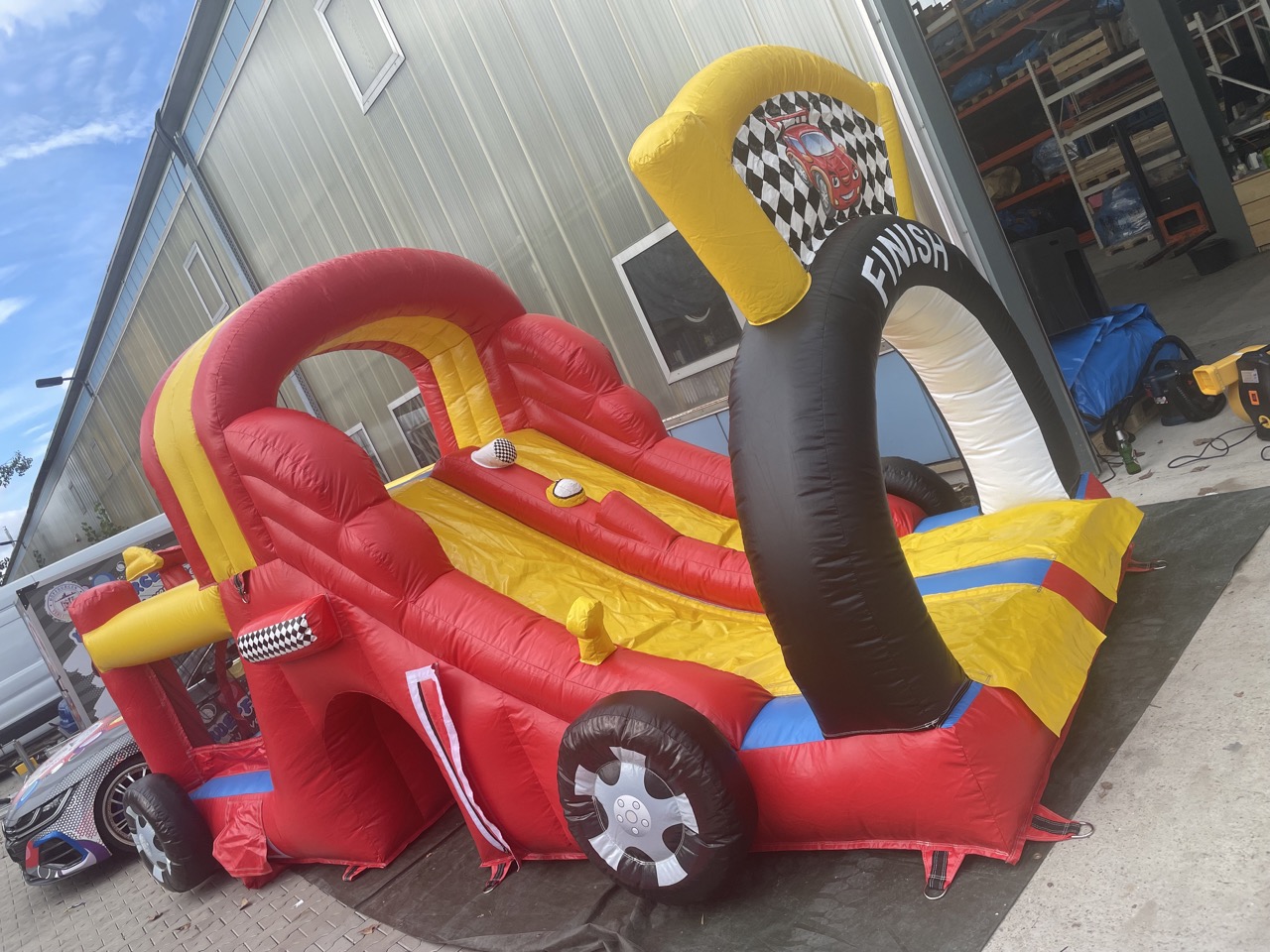 Hüpfburg Formel 1 Auto mieten – Leipzig, ab 109 €/Tag – 2