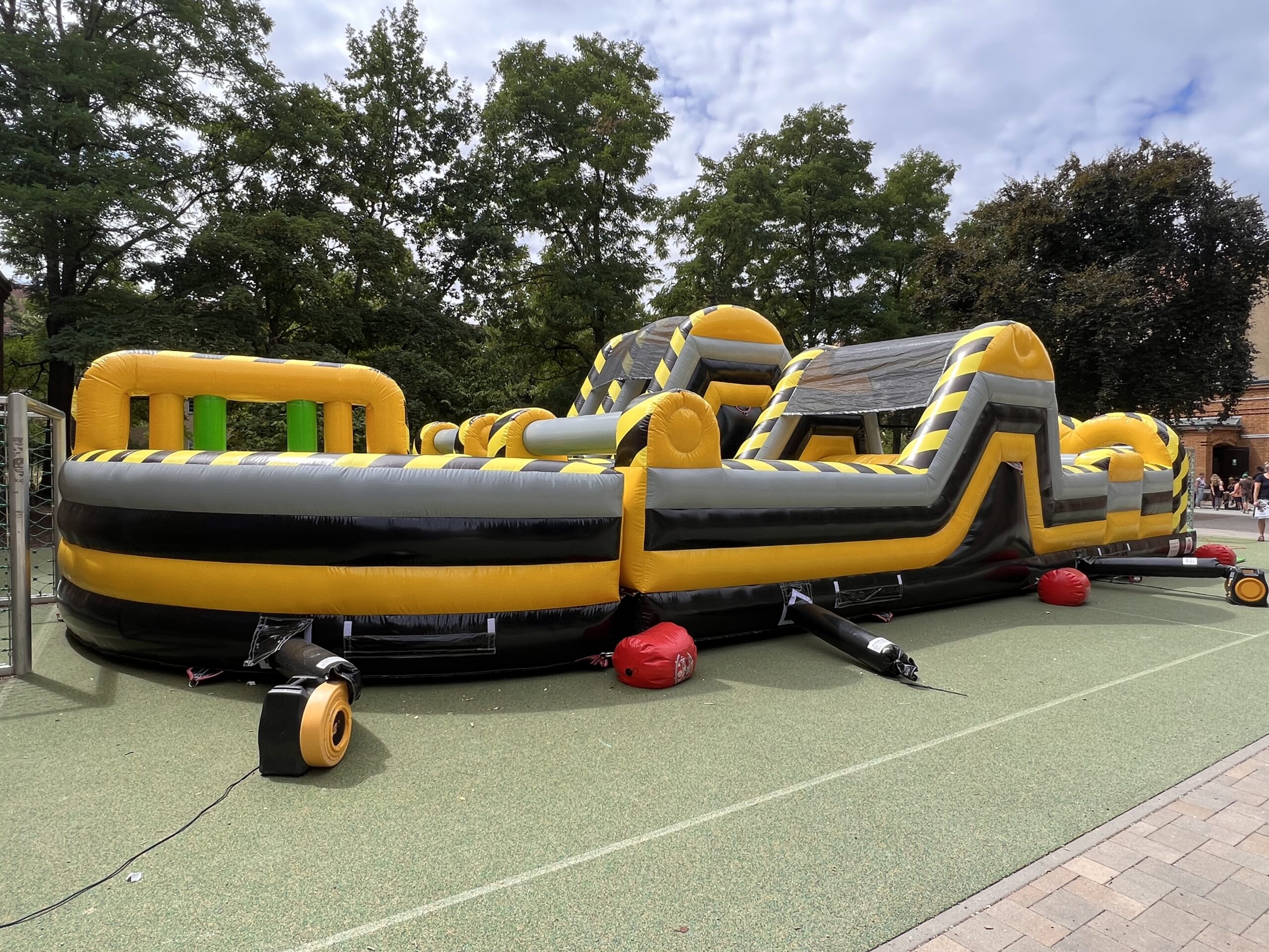 Riesiger Hindernisparcours 16 x 8 m mieten – Leipzig, ab 599 €/Tag – 4