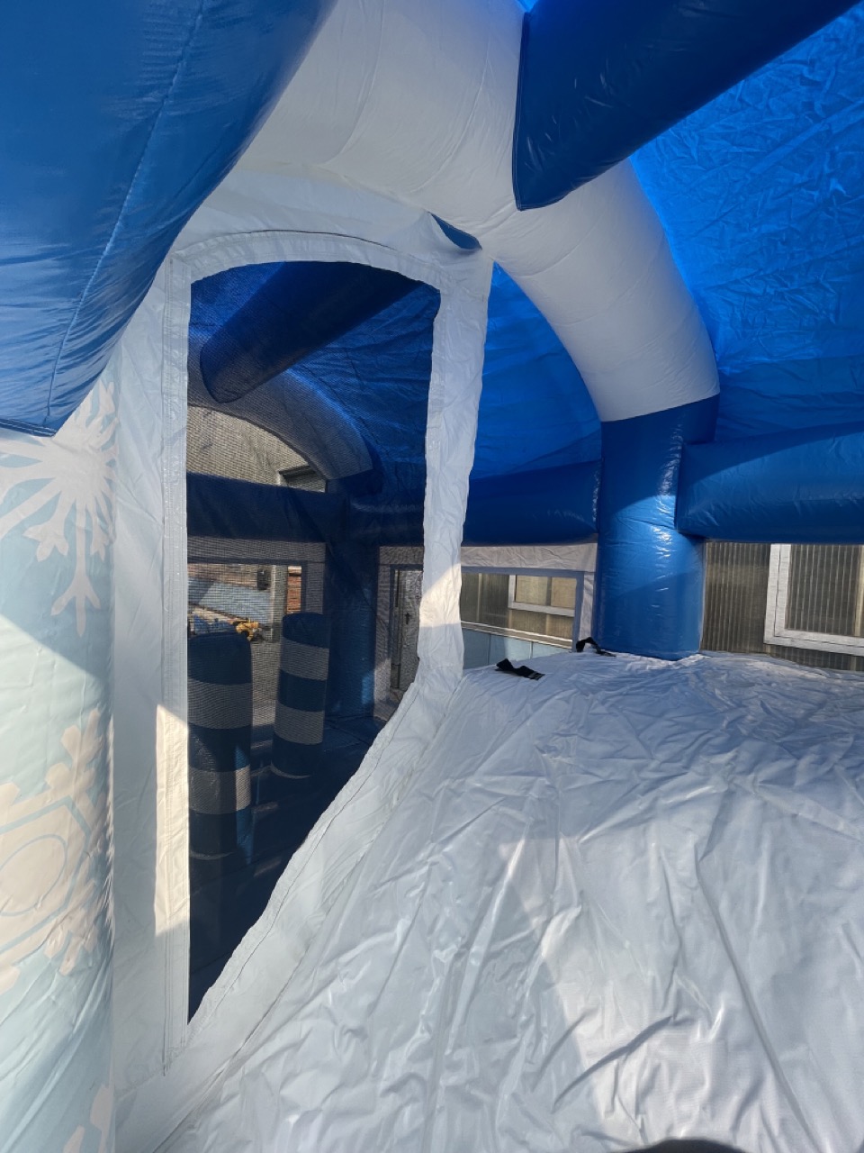 Multiplay Hüpfburg „Eispalast“ mieten – Leipzig, ab 149 €/Tag – 4