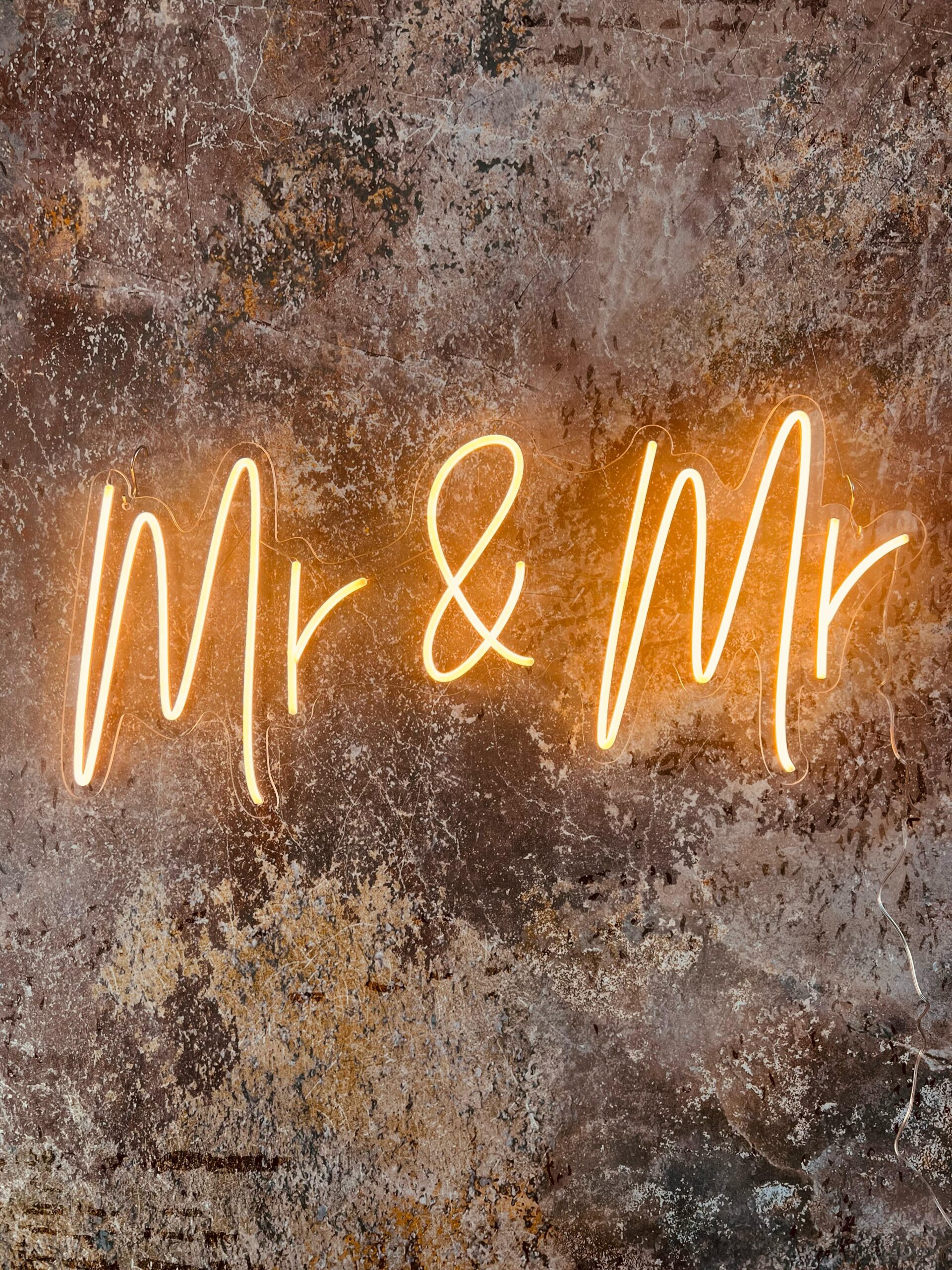 NEON-Leuchtschild „Mr & Mr“ mieten – Leipzig, ab 69 € (Fr–Mo) – 3