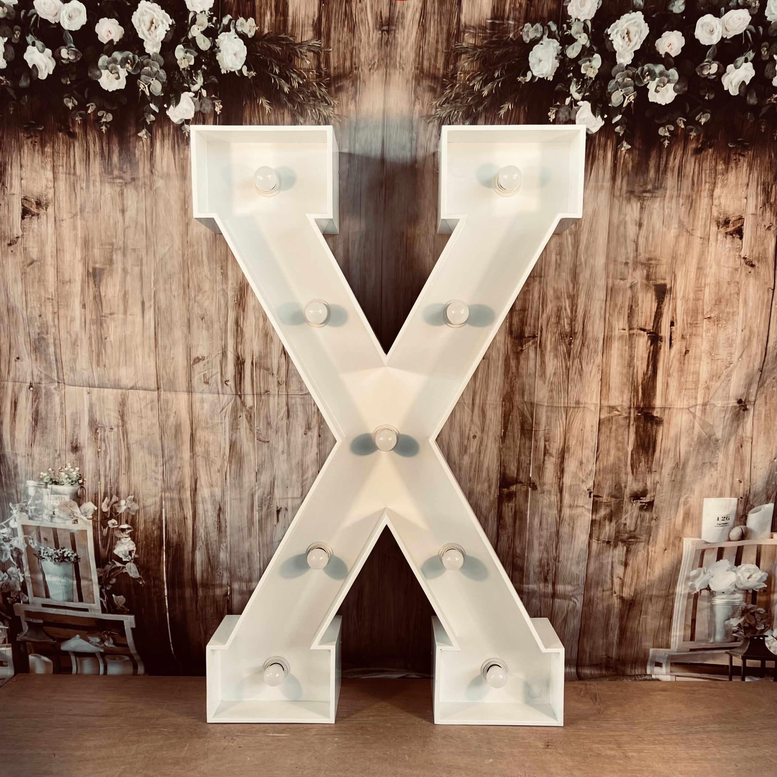 XXL Leuchtbuchstabe X mieten – Leipzig, ab 49 €/Tag